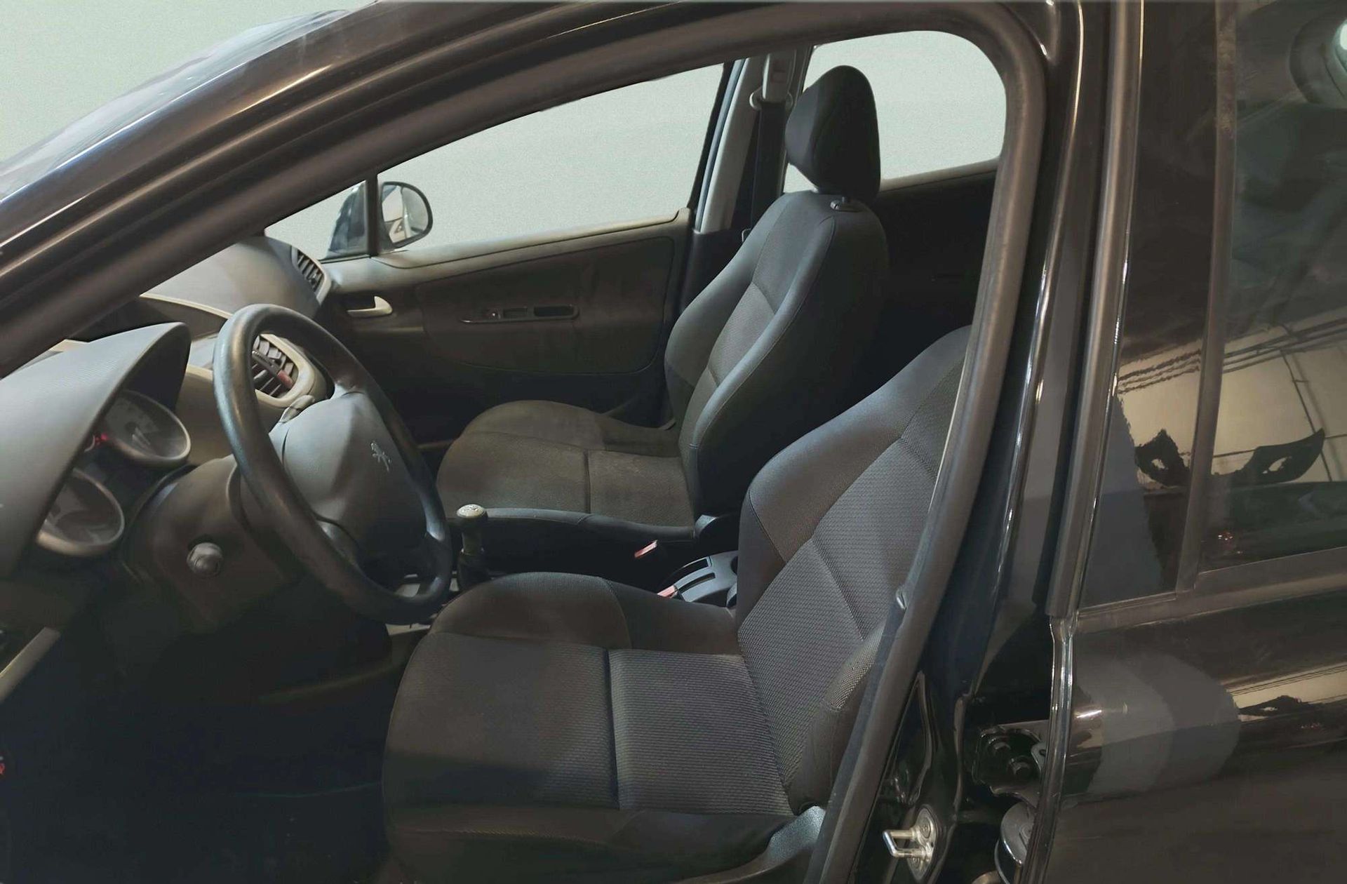 Peugeot 207 1.4 VTi 16v Confort - foto 8