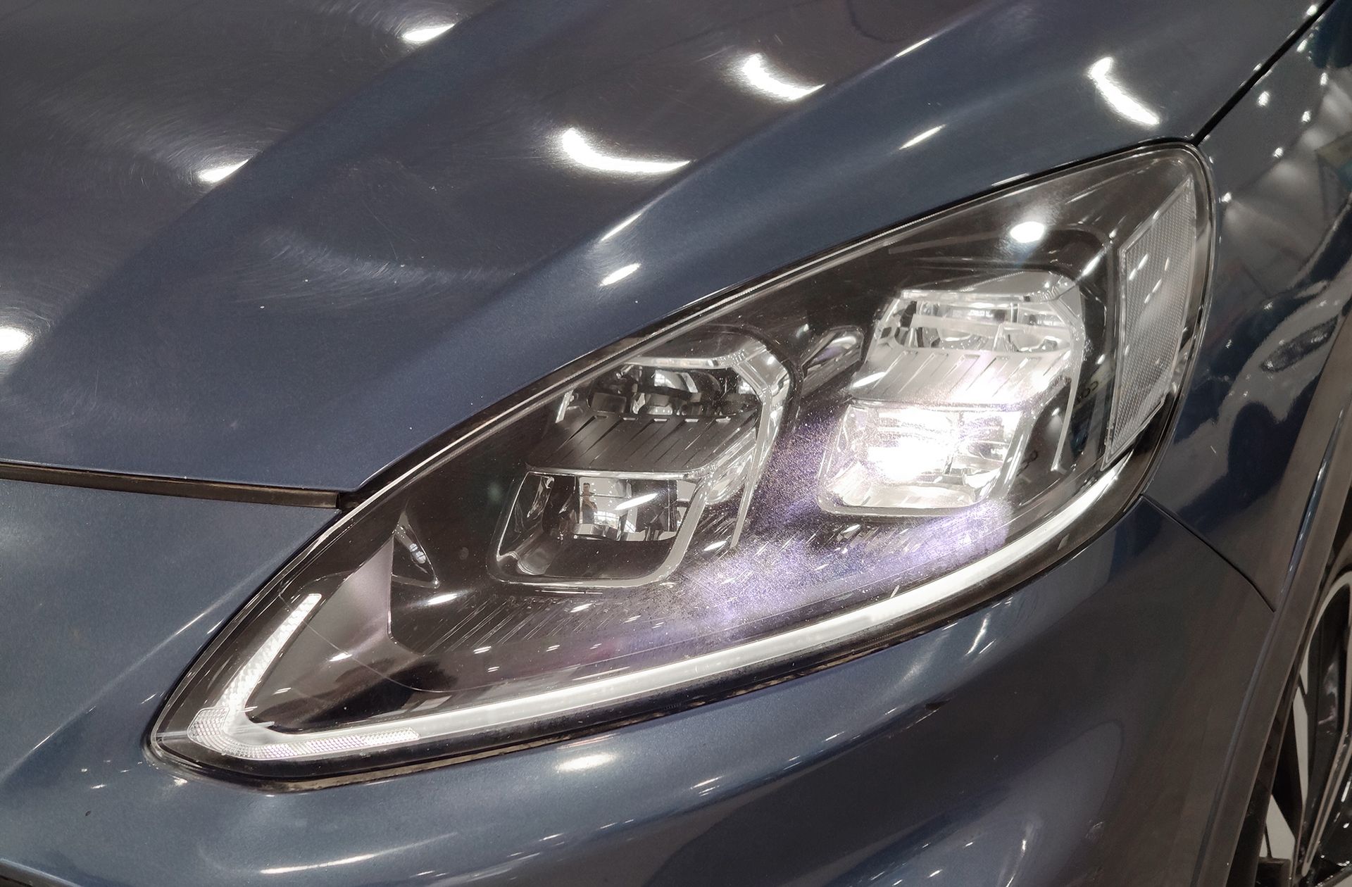 Ford Kuga 1.5T EcoBoost ST-Line X 4x2 - foto 16