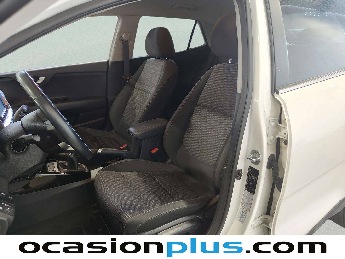 Foto asientos delanteros KIA Stonic KIA Stonic 1.0 T-GDi Drive (100 CV)