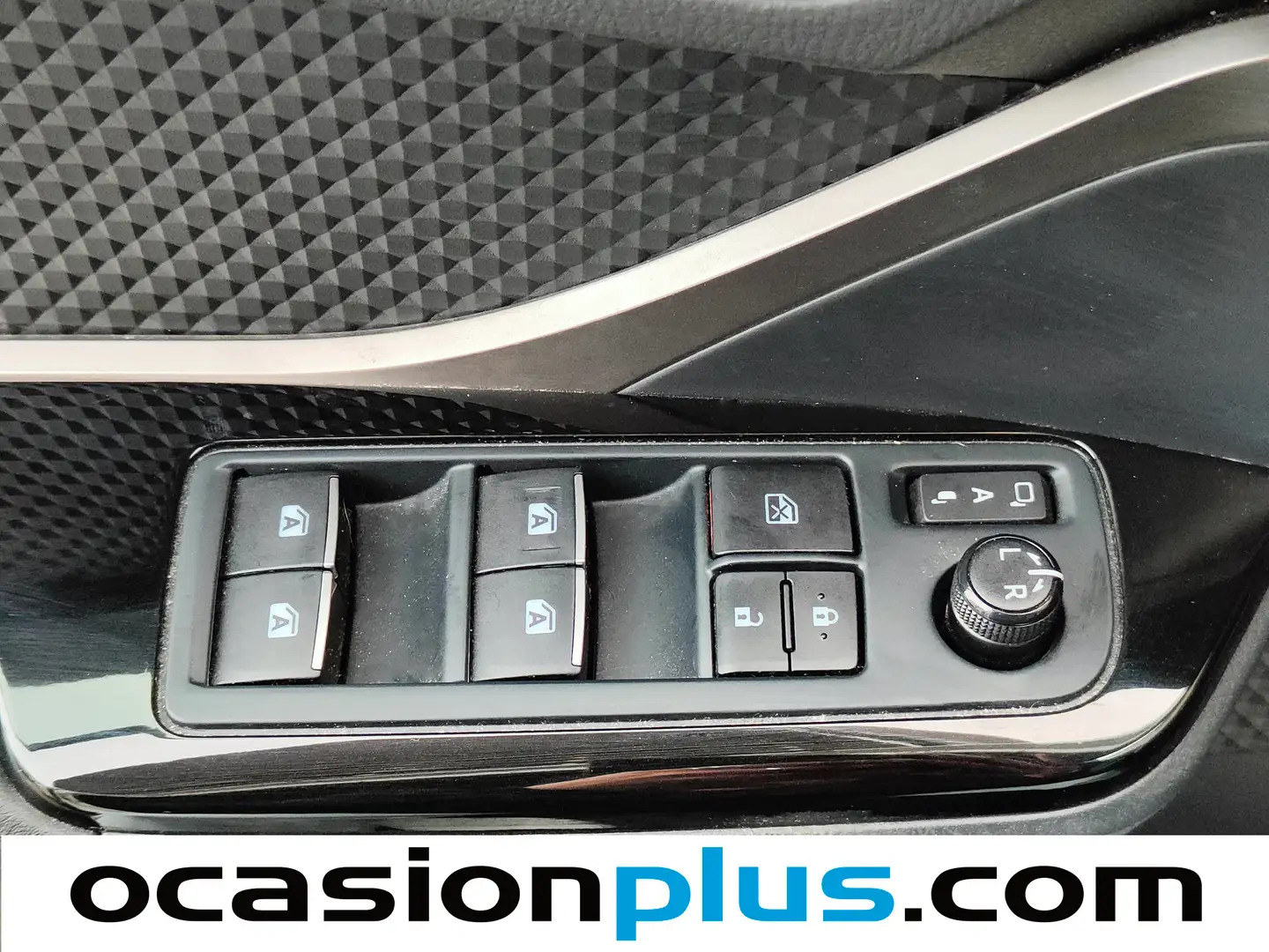 Foto Toyota C-HR Toyota C-HR 1.8 125H Active (122 CV)