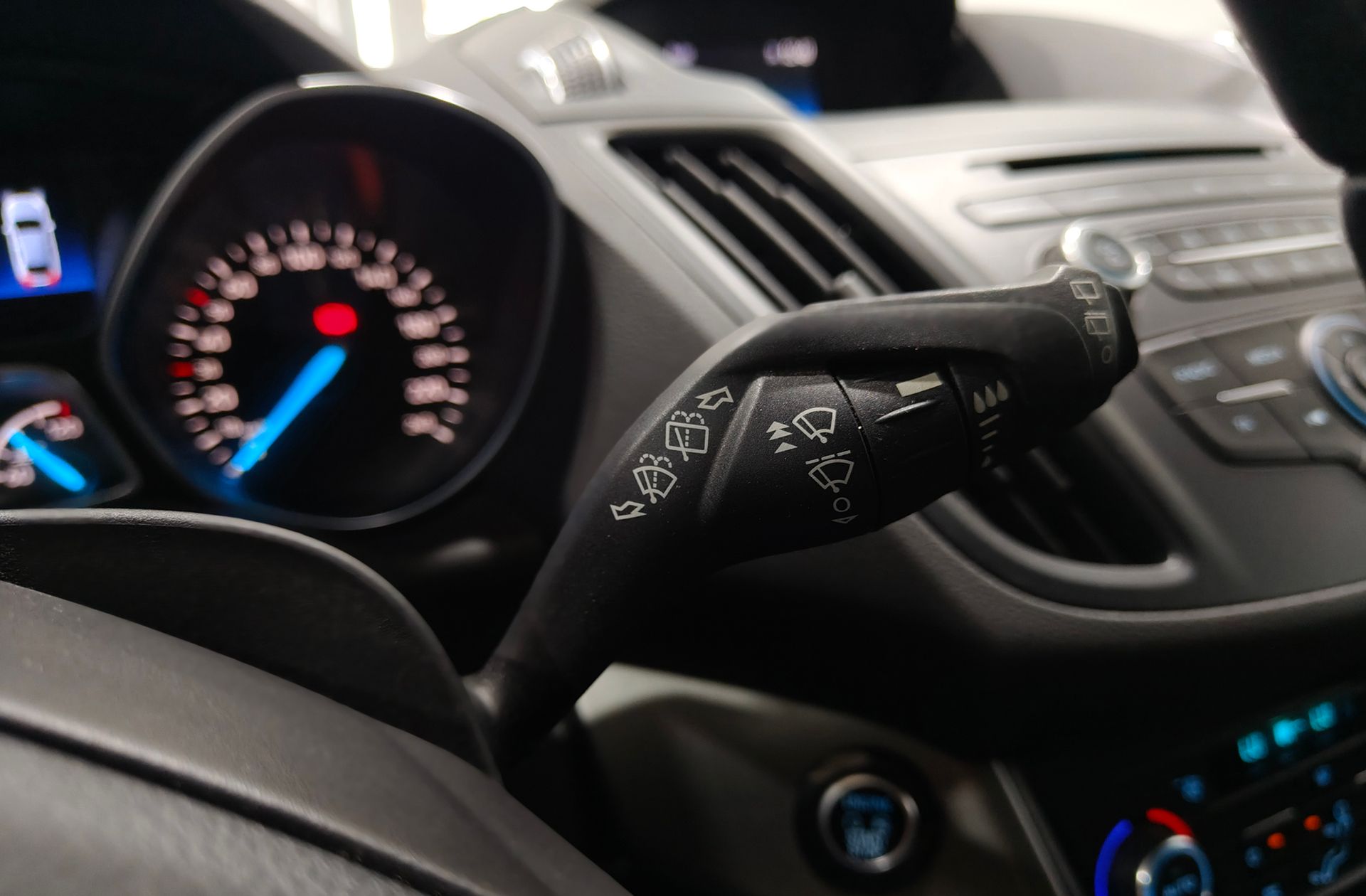 Ford Kuga 1.5 EcoBoost Trend 4x2 - foto 23