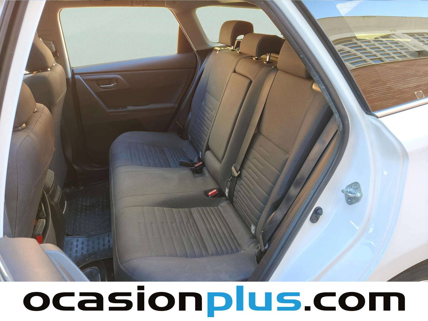 Foto Toyota Auris Toyota Auris 140H Touring Sports Active (136 CV)