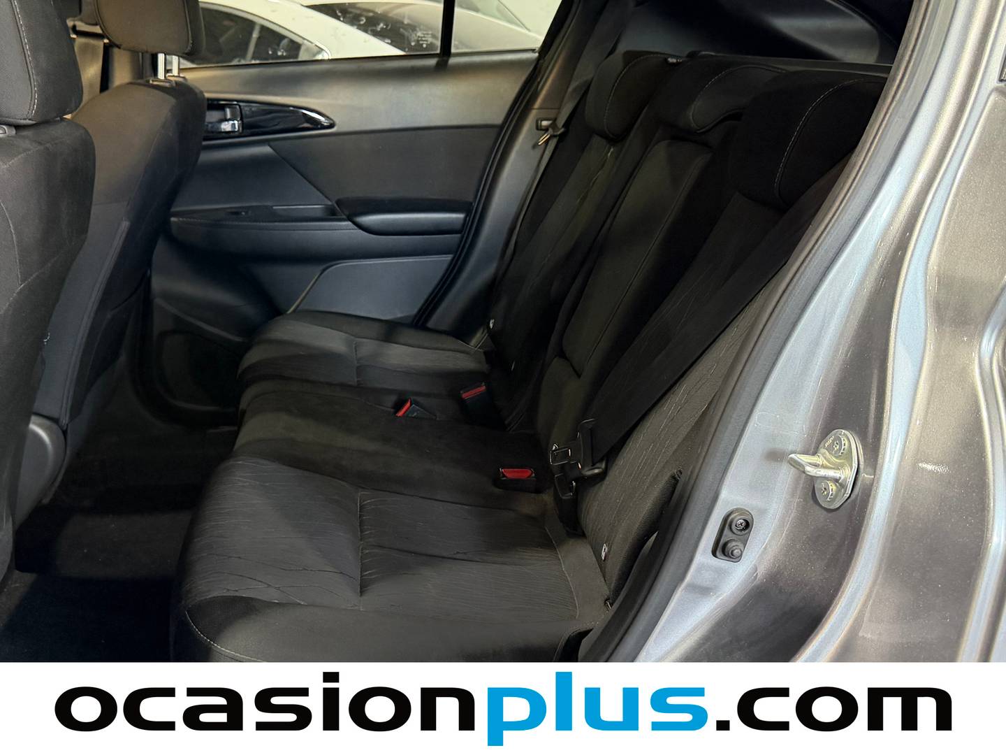 Foto asientos traseros Mitsubishi Eclipse Cross Mitsubishi Eclipse Cross 150T Motion Black Edition (163 CV)