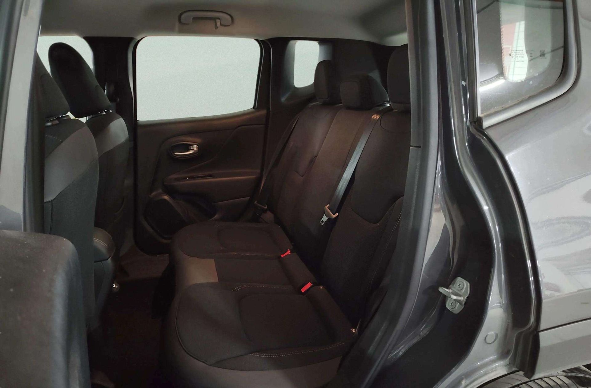 Jeep Renegade eHybrid 1.5 Altitude DCT - foto 14