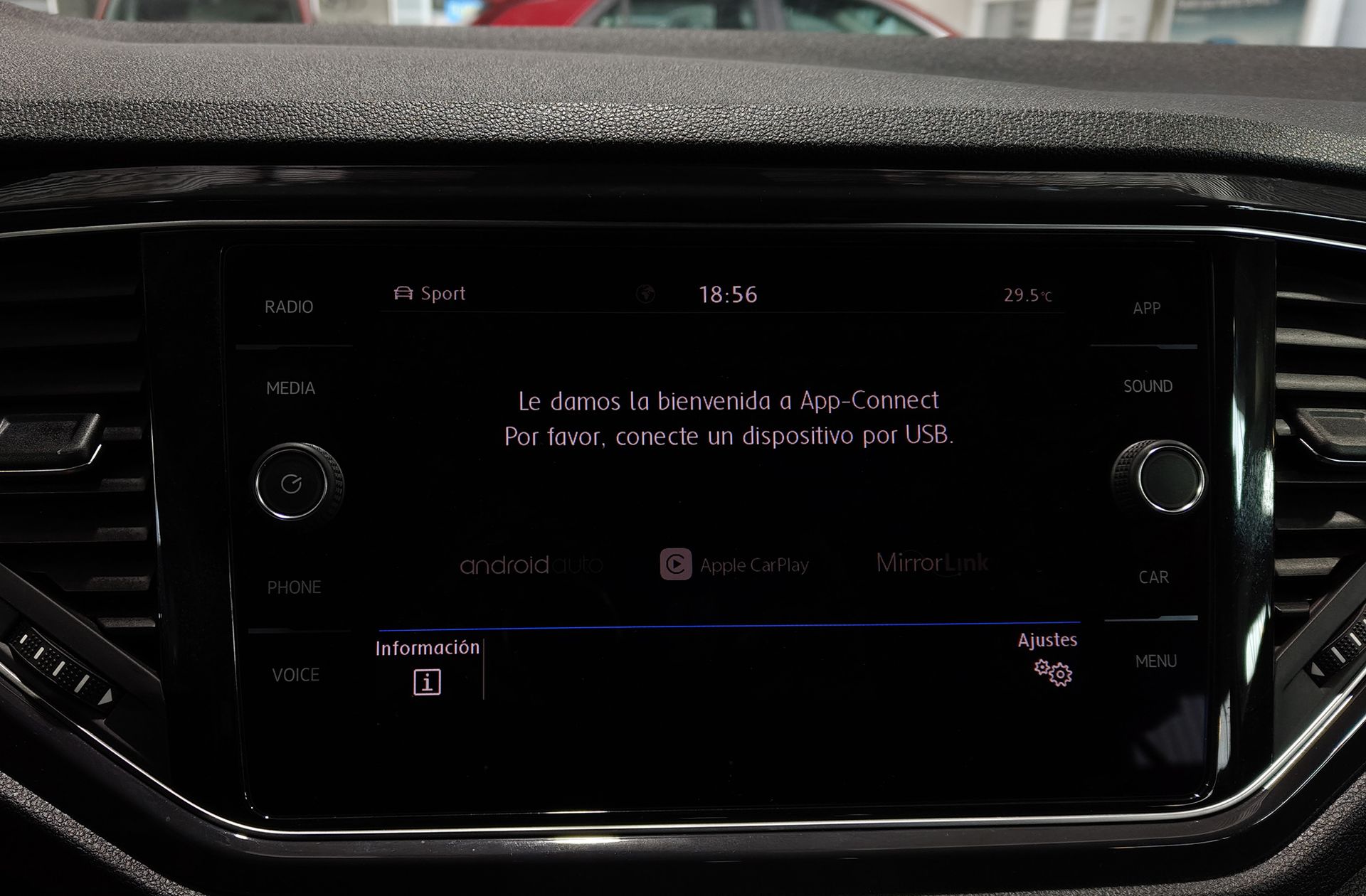 Volkswagen T-Roc Sport 1.5 TSI - foto 7