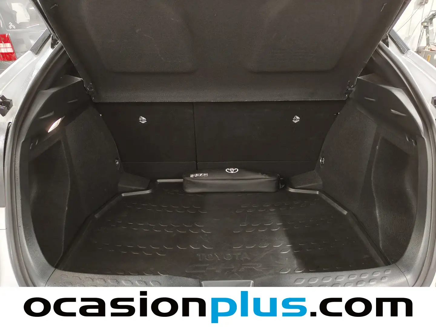 Foto Toyota C-HR Toyota C-HR 1.8 125H Advance (122 CV)