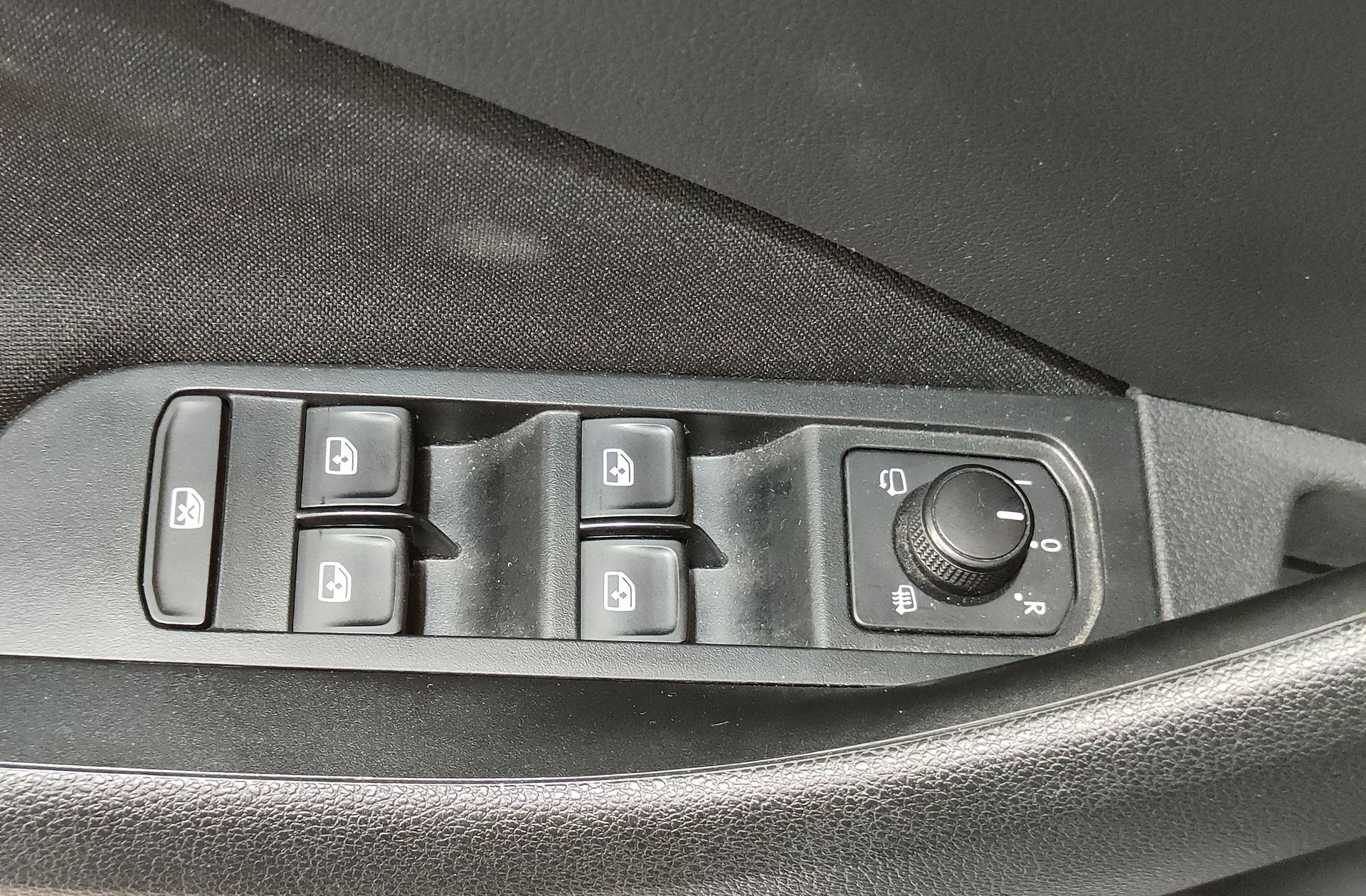 Škoda Scala 1.5 TSI Sport Plus DSG - foto 32