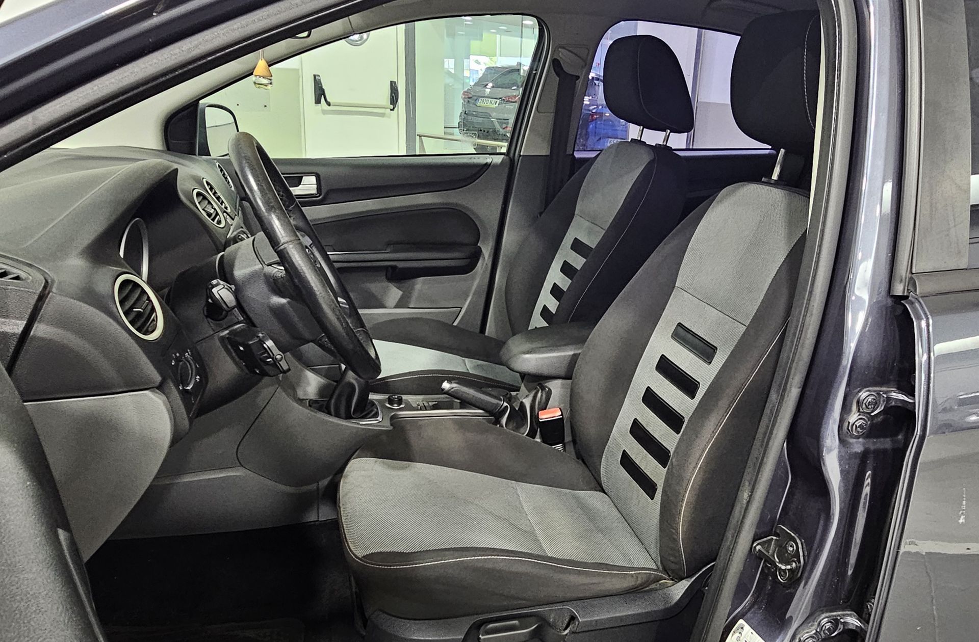 Ford Focus 1.6 TDCi Trend - foto 8