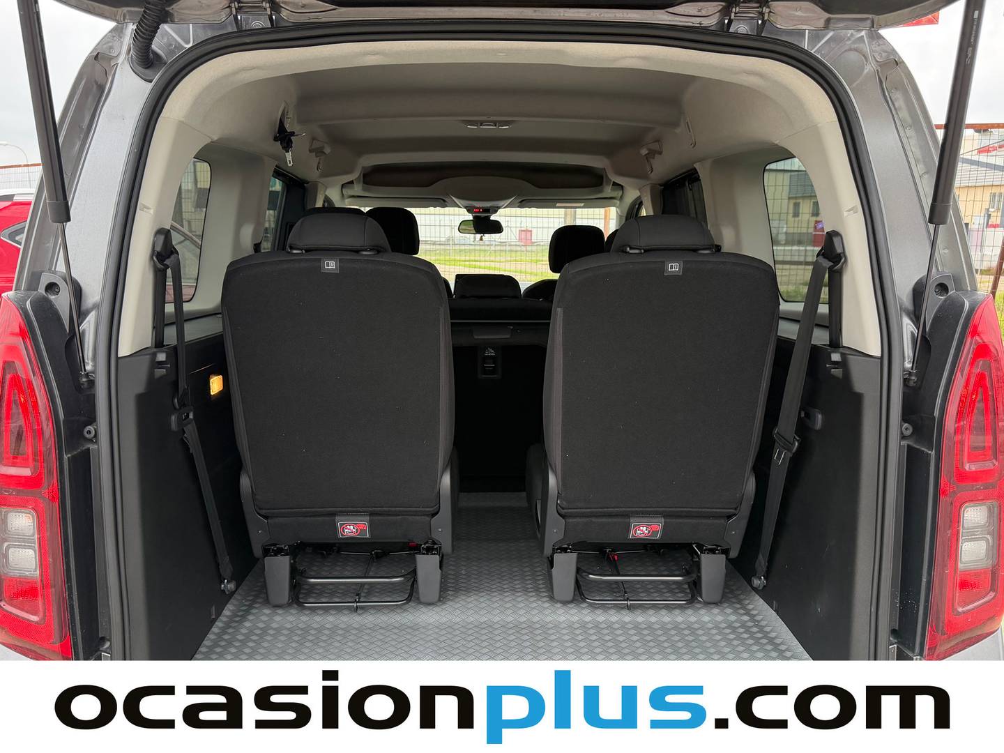 Foto Toyota Proace City Verso Toyota Proace City Verso 1.5D Family Active L2 (131 CV) 7 Plazas