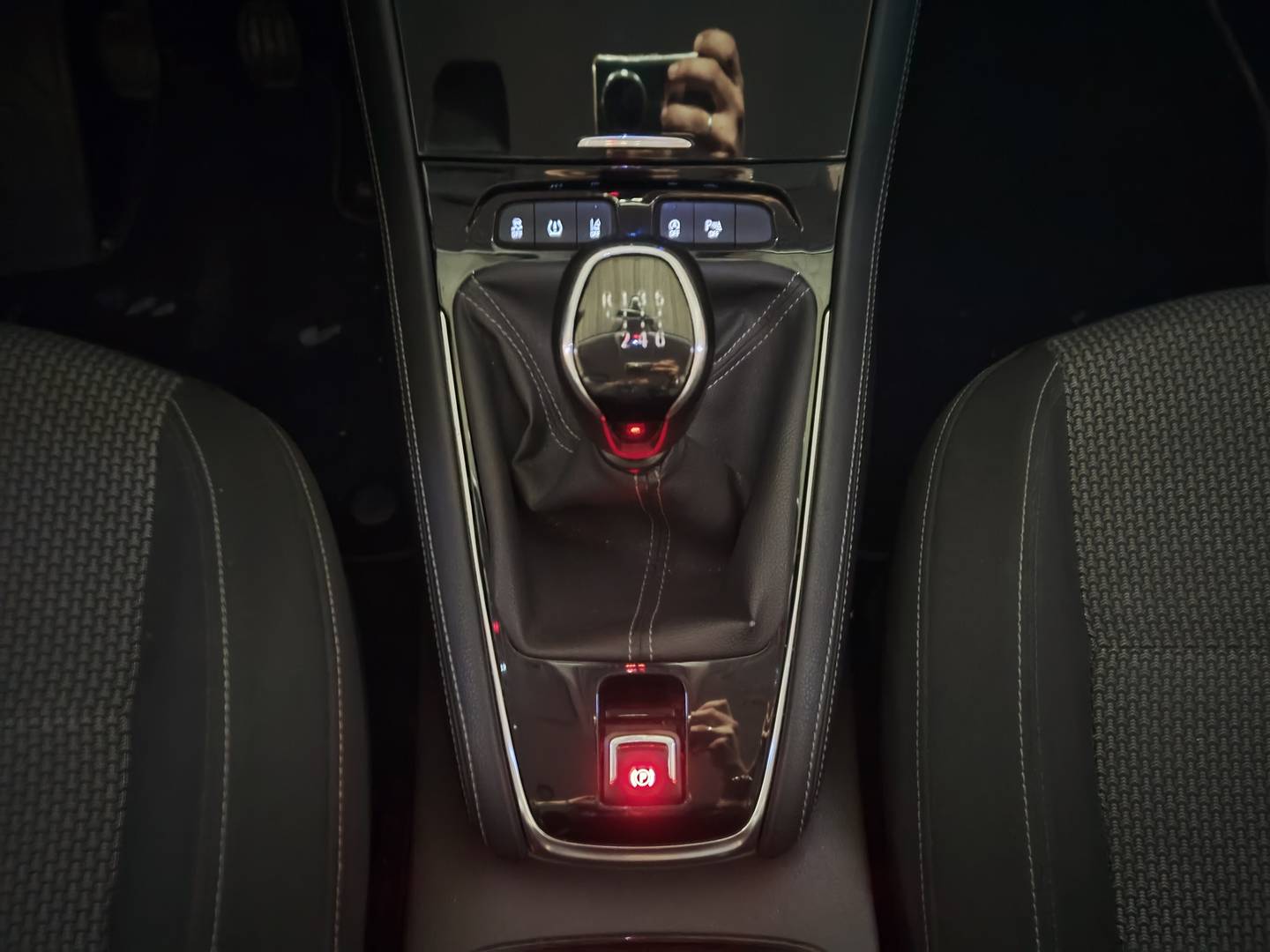 Foto Opel Grandland X Opel Grandland X 1.6 CDTi Selective (120 CV)