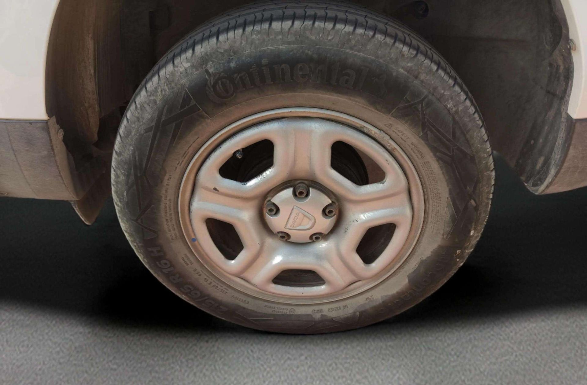 Dacia Duster Essential TCe 4x2 - foto 30
