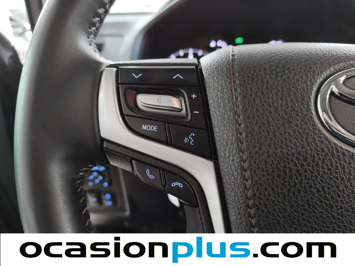 Foto Toyota Land Cruiser Toyota Land Cruiser 2.8 D-4D VXL Auto (204 CV)