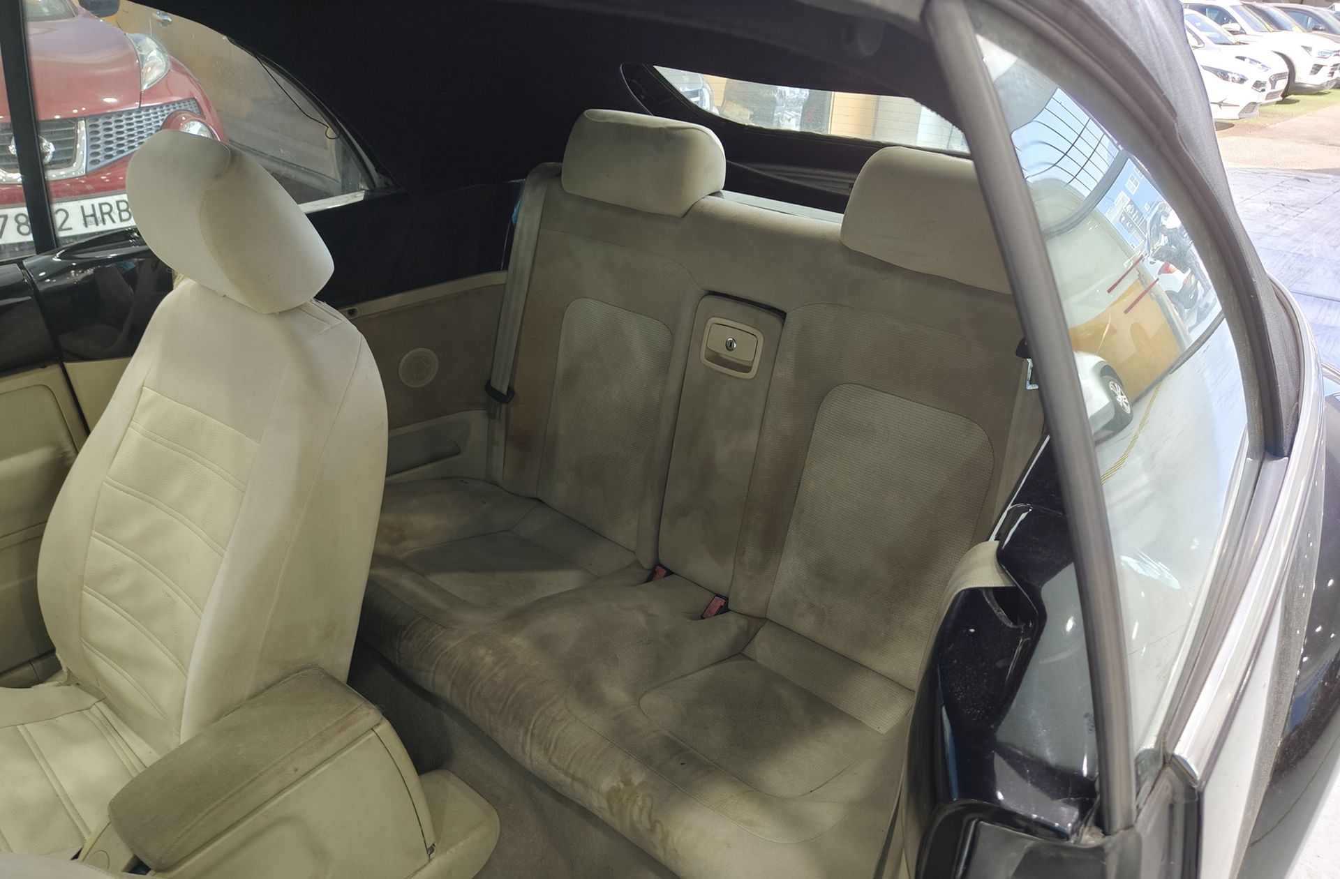 Volkswagen Beetle Cabrio 1.9 TDI - foto 9