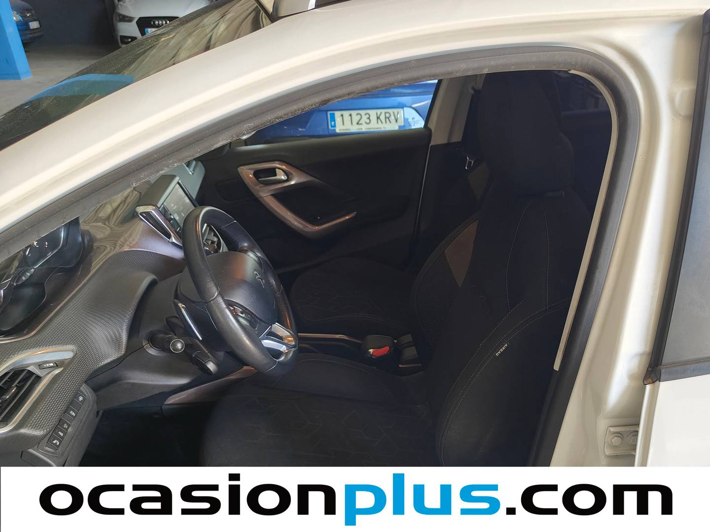 Foto asientos delanteros Peugeot 2008 Peugeot 2008 VTI 82 Active ETG5 (82 CV)