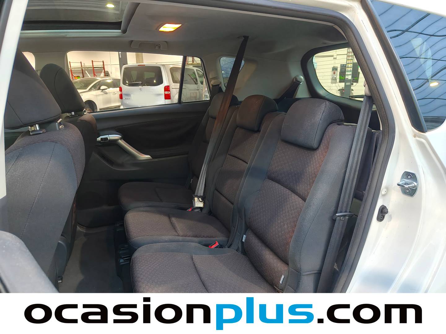 Foto asientos traseros Toyota Verso Toyota Verso 1.6 VVT-I Active 7 plazas (132 CV)