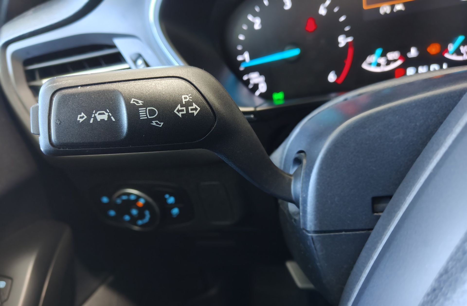 Ford Focus Sportbreak 2.0 EcoBlue Titanium - foto 28