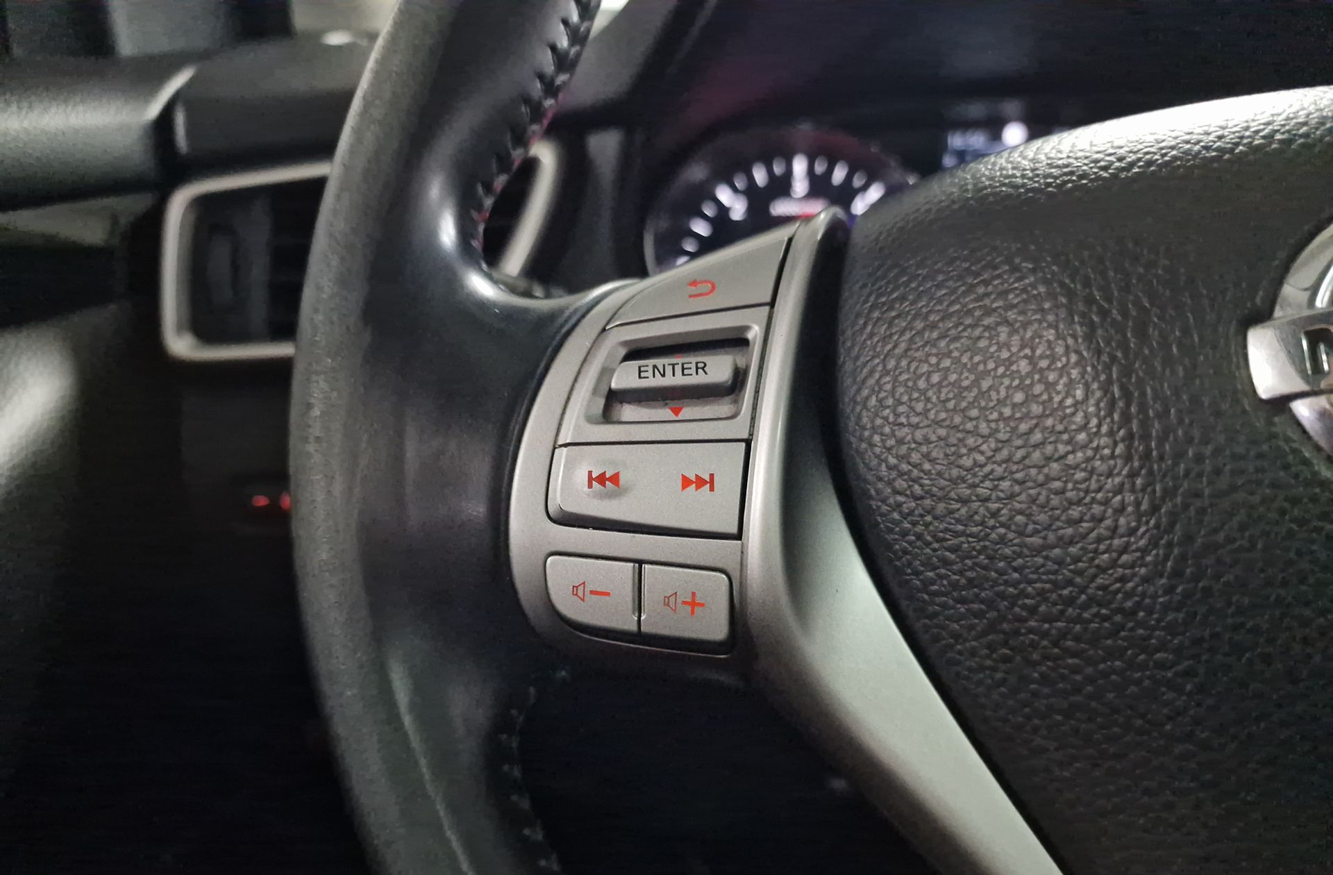 Nissan Qashqai dCi 130 Tekna 17" 4x2 XTronic - foto 28