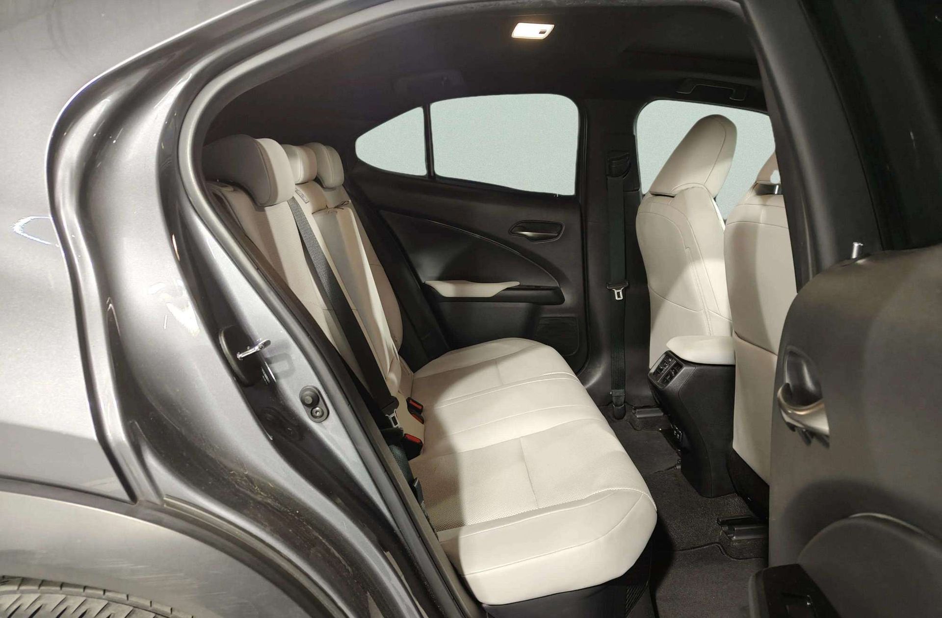 Lexus UX 250h Luxury - foto 26