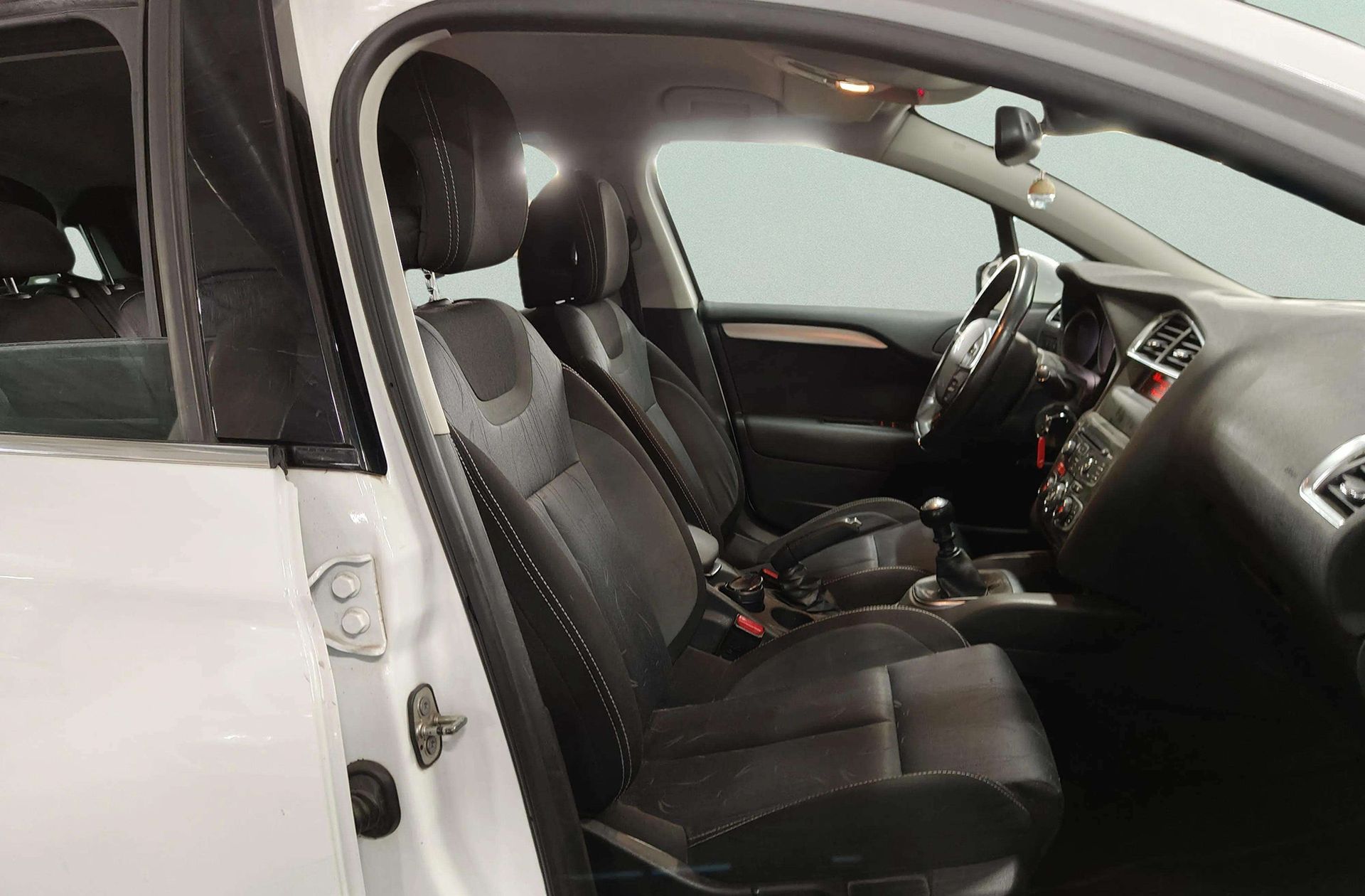 Citroën C4 1.6 e-HDI Collection CMP - foto 15