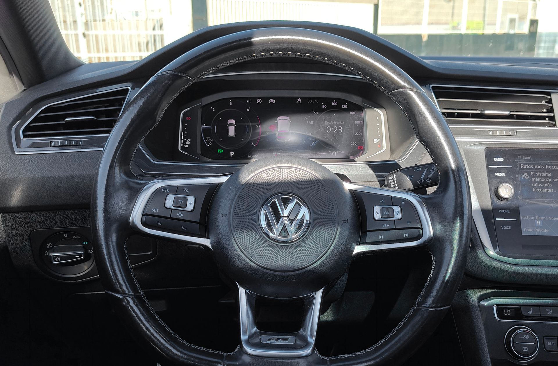 Volkswagen Tiguan Sport 2.0 TDI DSG Pack R Line - foto 25