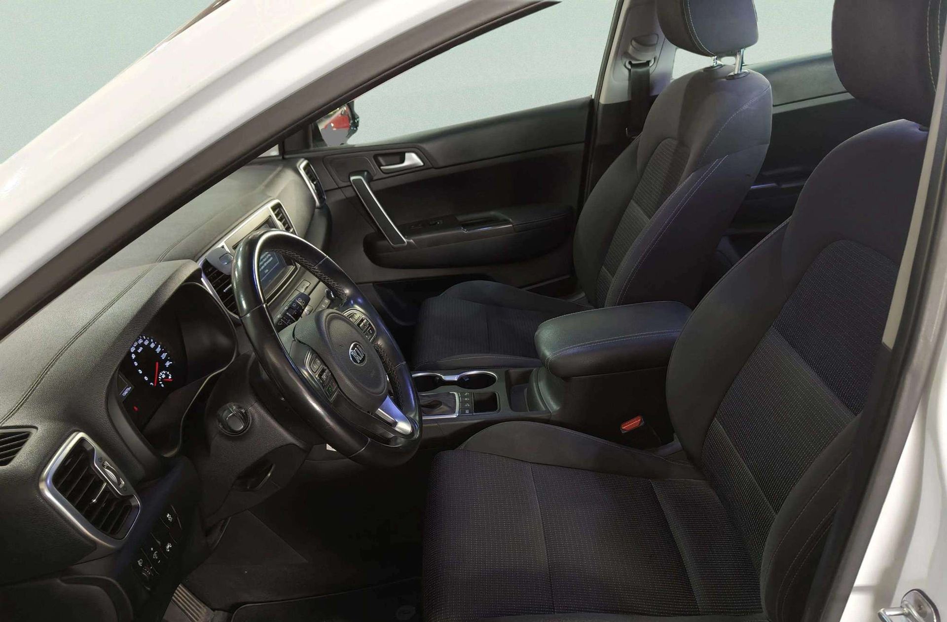 Kia Sportage 1.7 CRDi VGT Drive DCT Eco-Dynamics 4x2 - foto 11