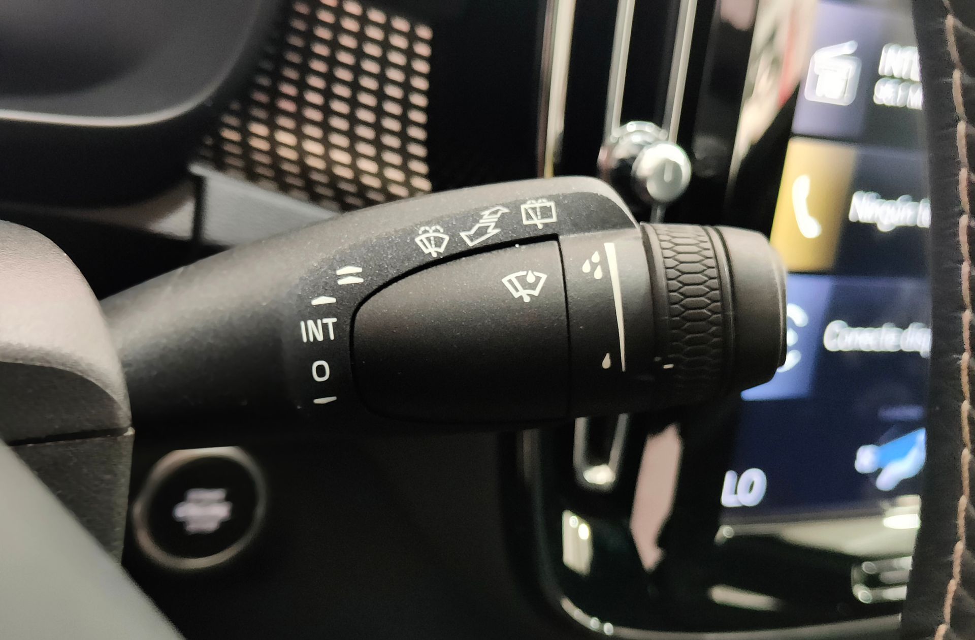 Volvo XC40 T4 R-Design - foto 30