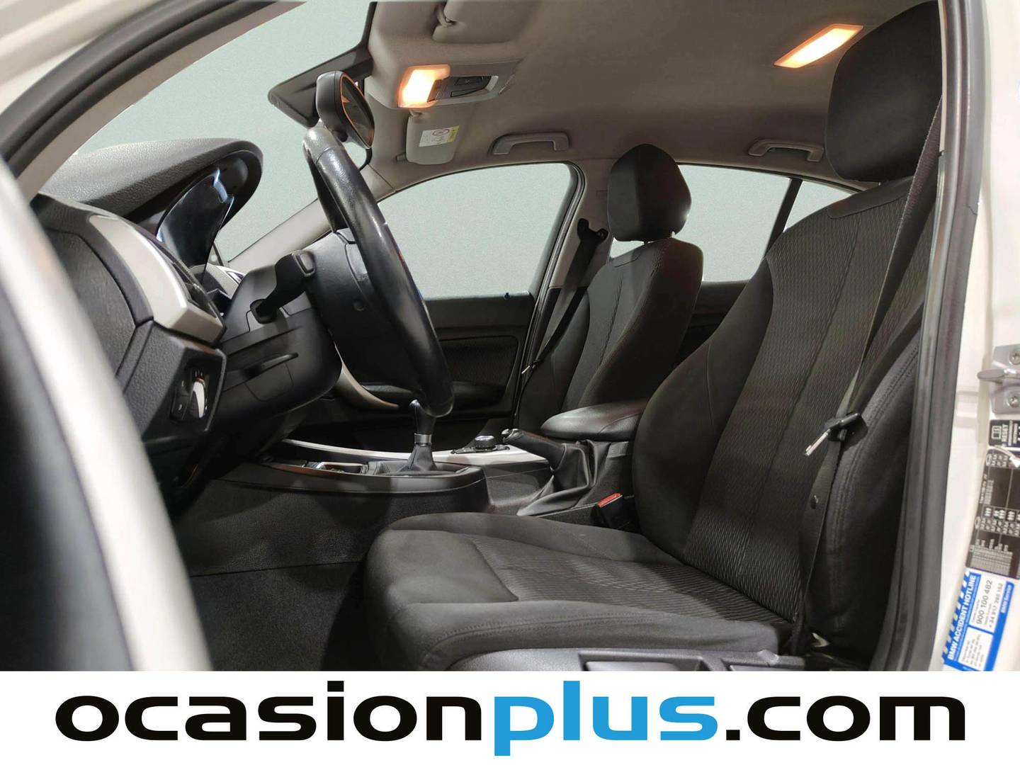 Foto asientos delanteros BMW Serie 1 BMW Serie 1 118d (143 CV)