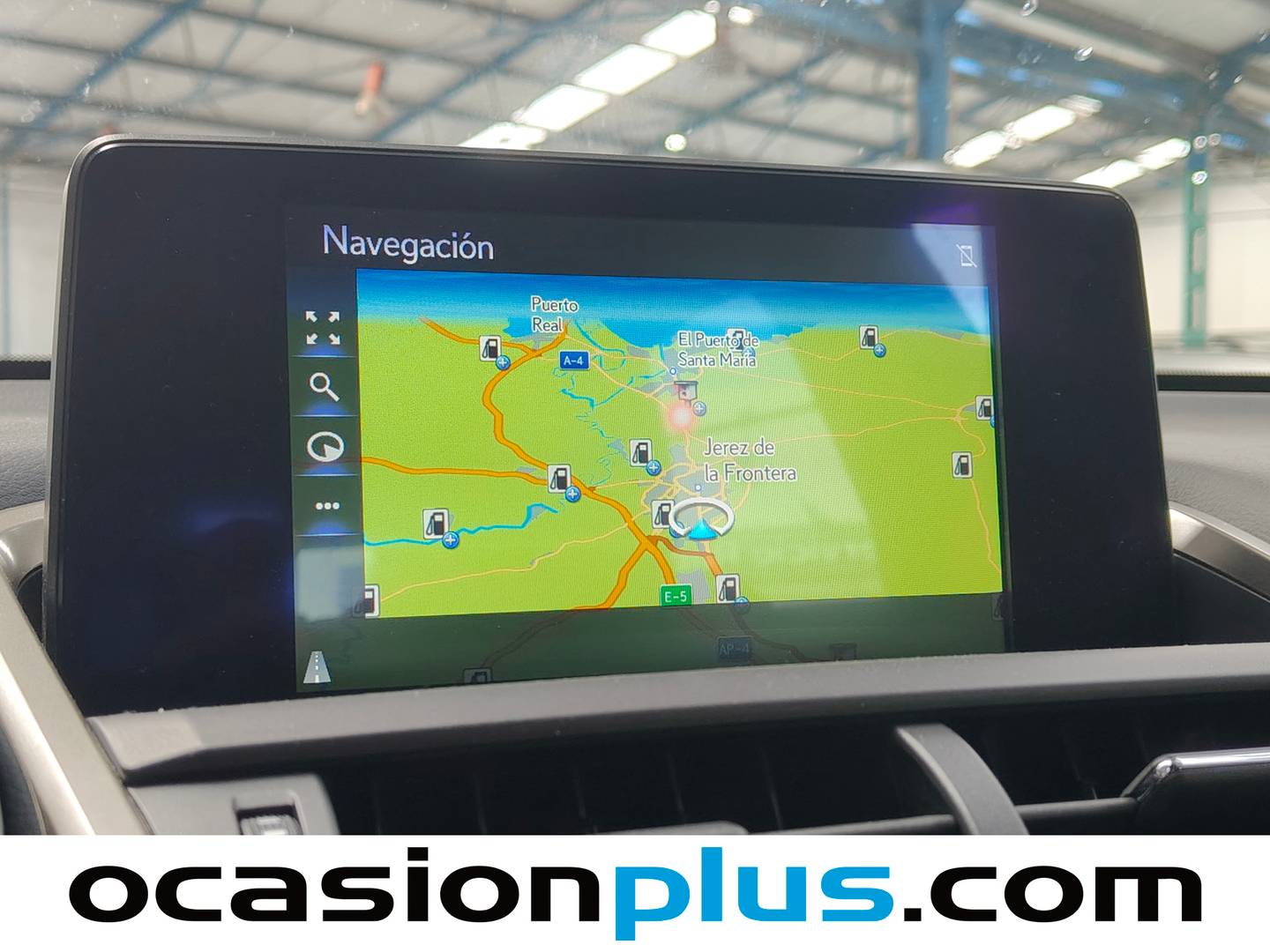 Extras y acabados del Lexus NX Lexus NX 300h Business Navigation 2WD (197 CV)