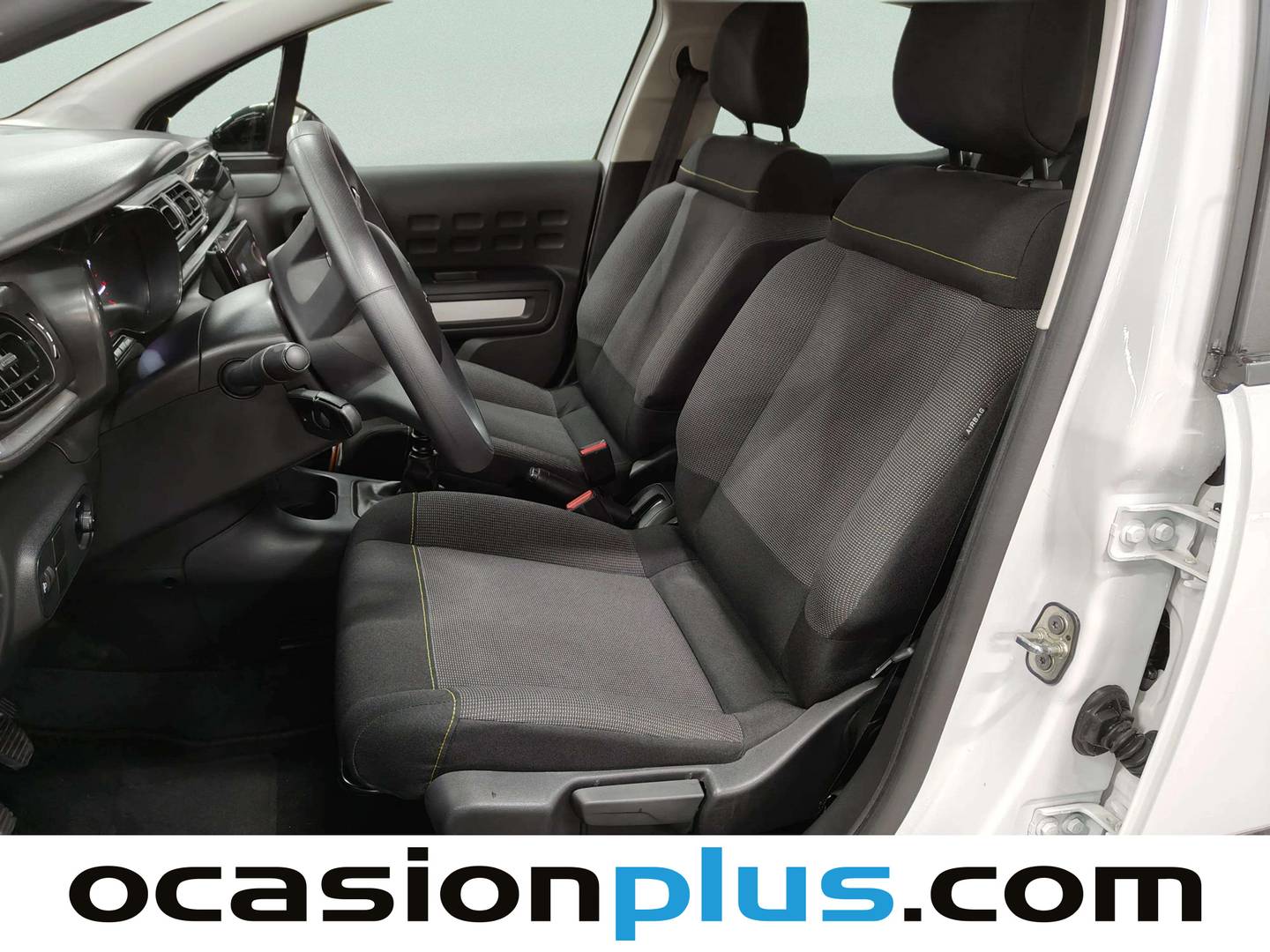 Foto asientos delanteros Citroën C3 Citroën C3 BlueHDi 100 S&S Plus 75 kW (102 CV)