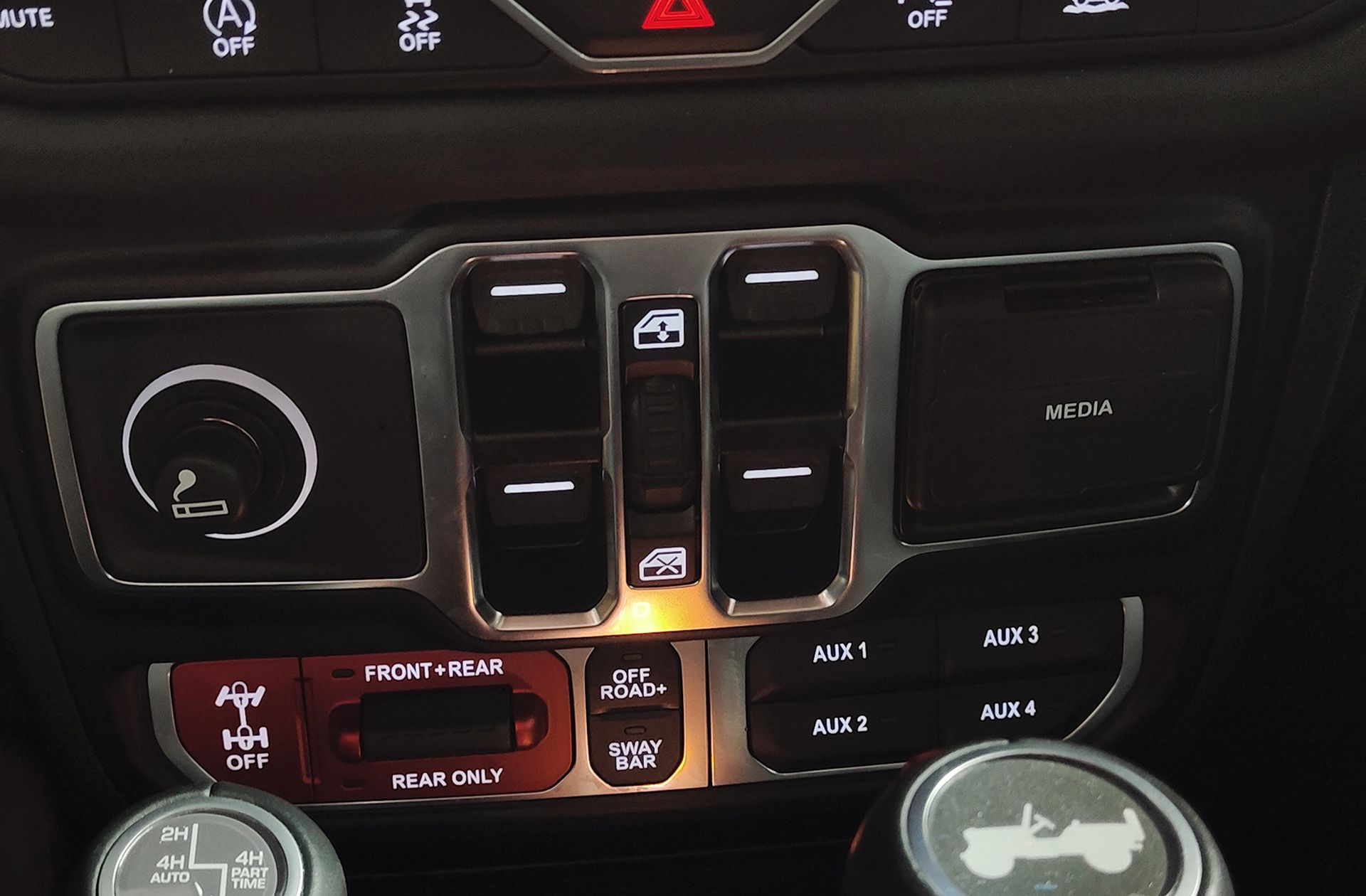 Jeep Wrangler 2.0T GME Rubicon 8ATX - foto 40