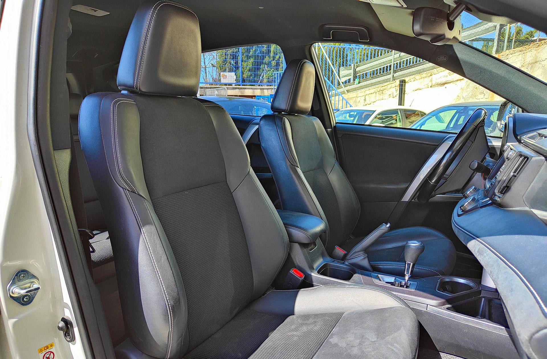Toyota RAV4 2.5l Hybrid 4WD Feel! - foto 19