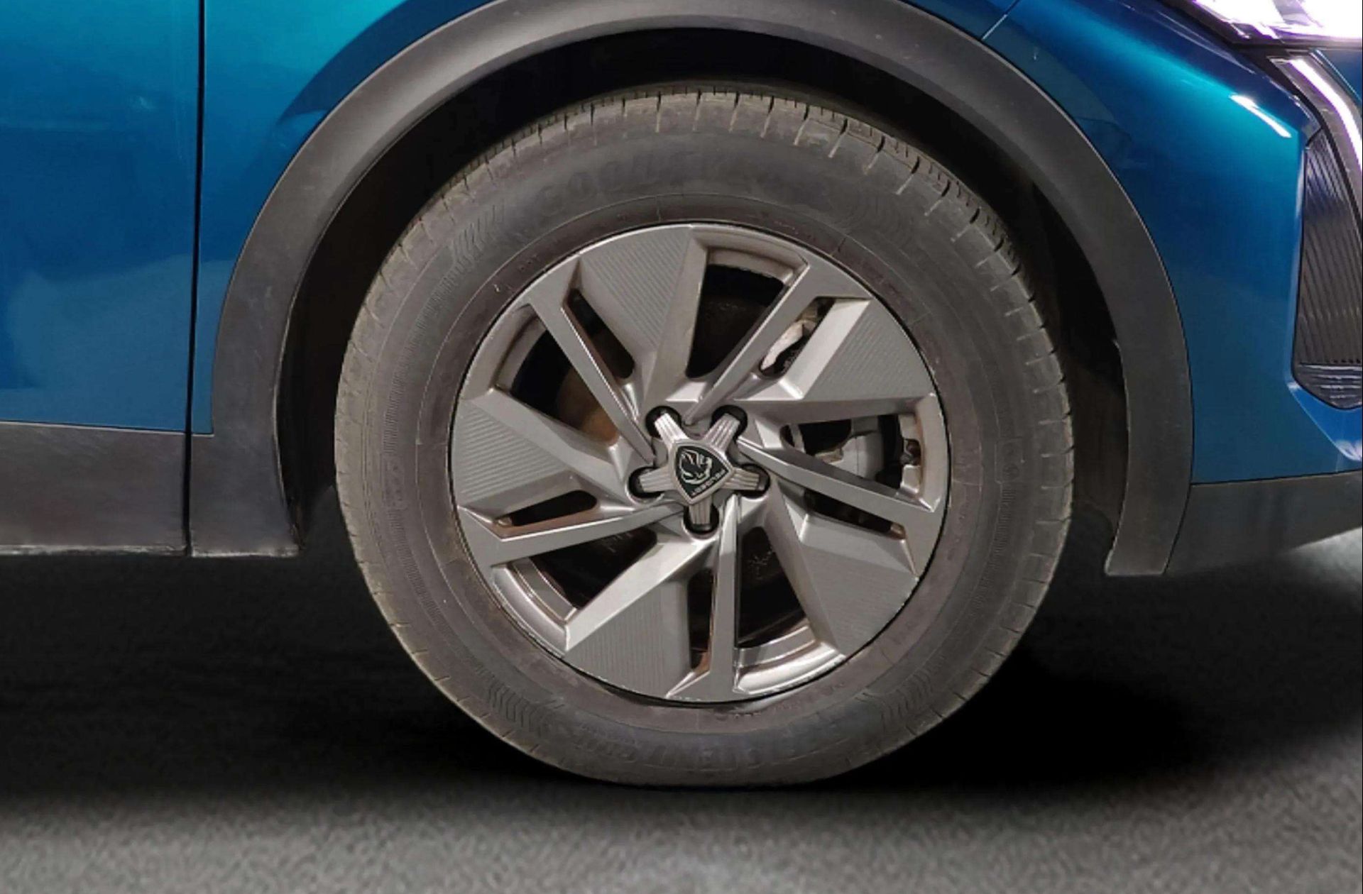 Peugeot 408 Allure Hybrid 145 eDCS6 - foto 39