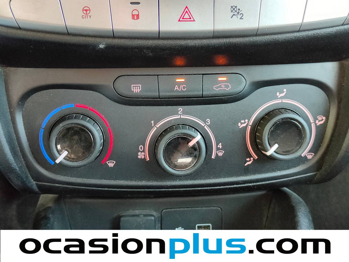 Equipamiento del Fiat Tipo Fiat Tipo 1.4 16v Pop (95 CV)