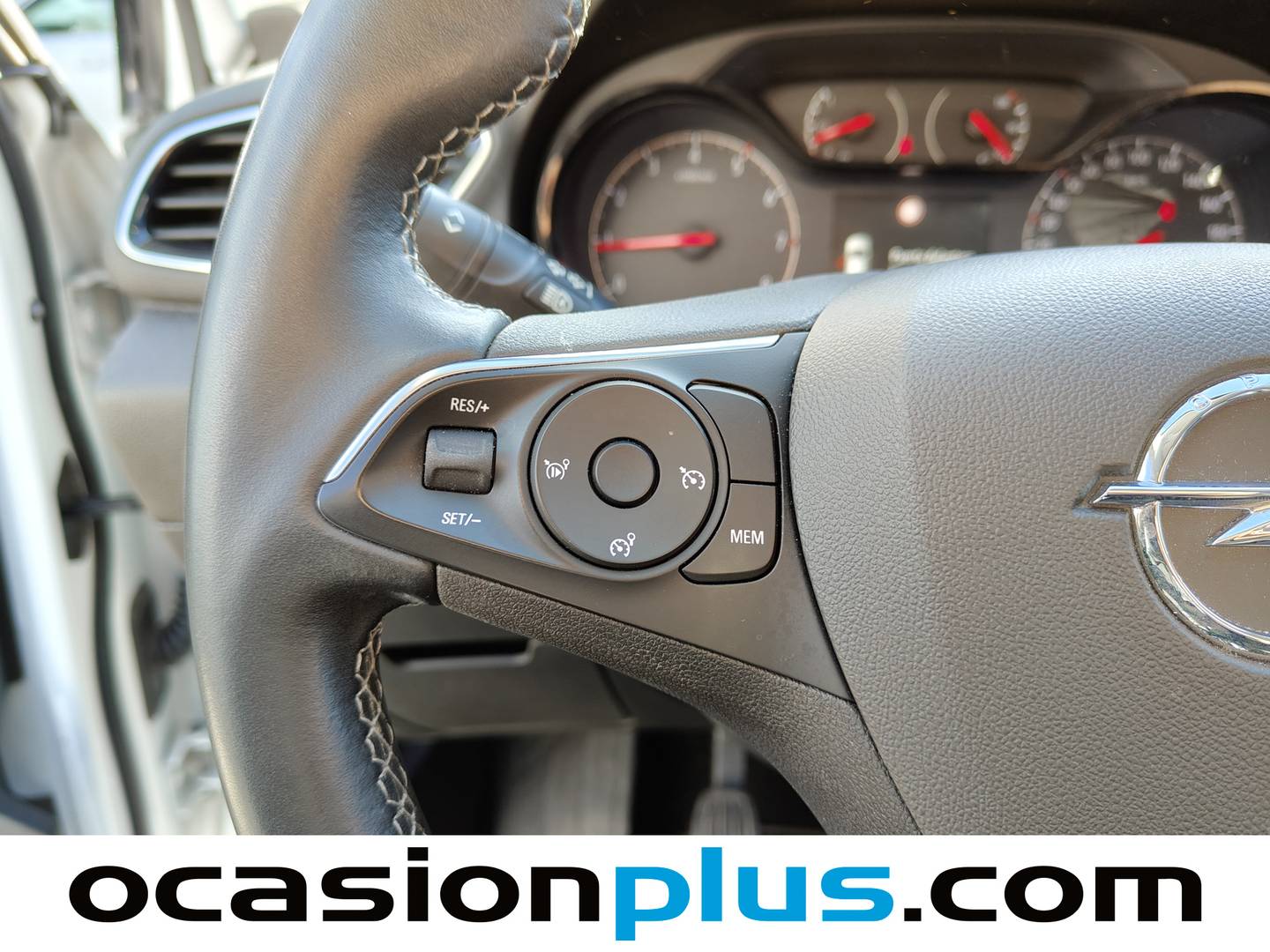 Foto Opel Grandland X Opel Grandland X 1.2 Turbo S&S Design Line (130 CV)