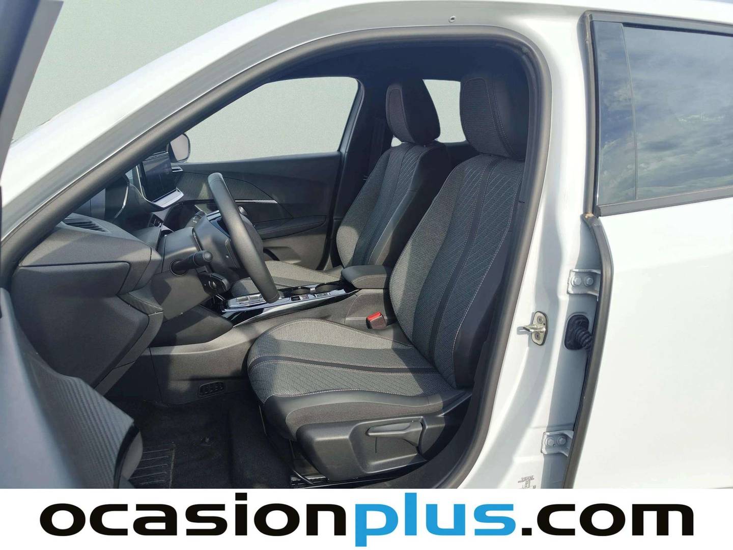 Foto asientos delanteros Peugeot 2008 Peugeot 2008 Allure Hybrid eDCS6 (145 CV)