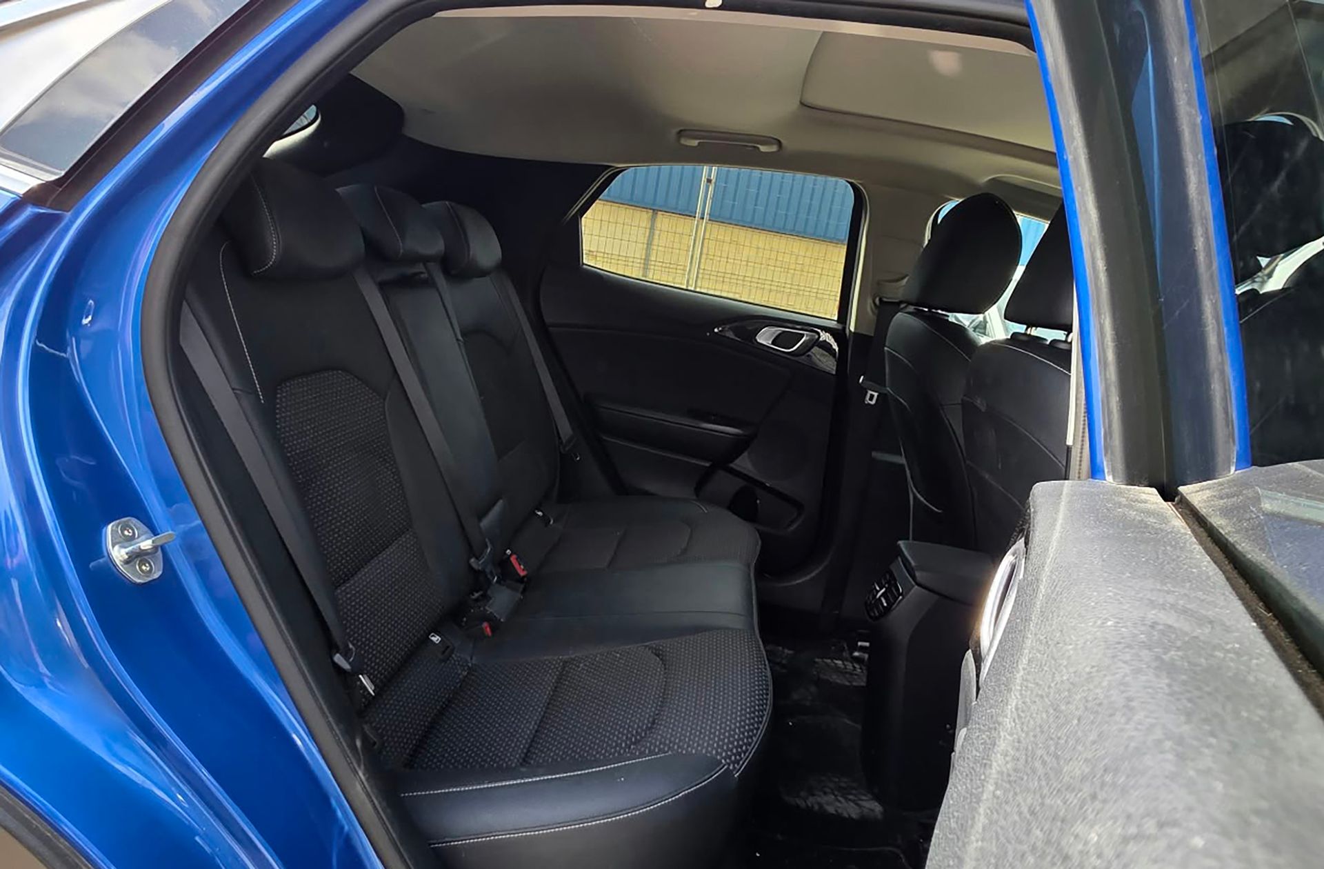 Kia XCeed 1.6 MHEV iMT Emotion - foto 18