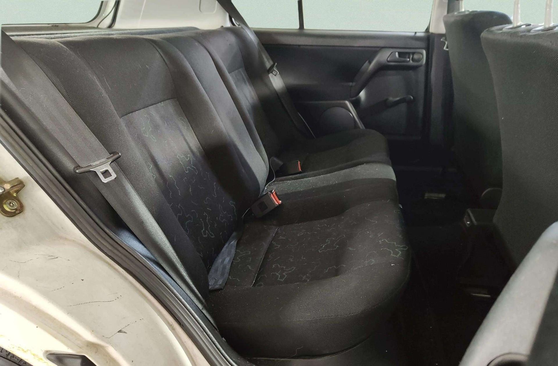 Volkswagen Golf 1.6 S - foto 13