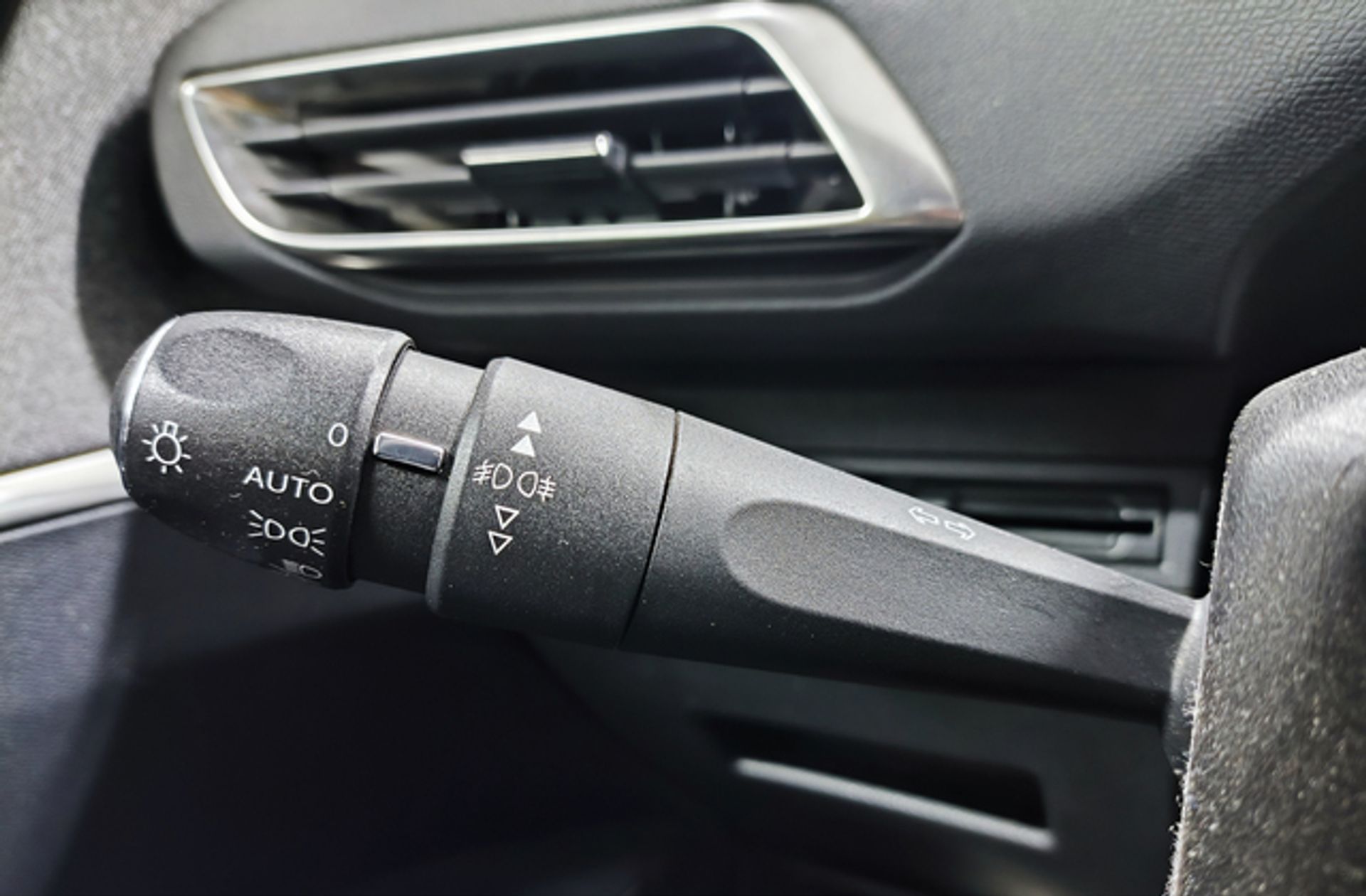 Peugeot 3008 PureTech 130 GT Line - foto 28