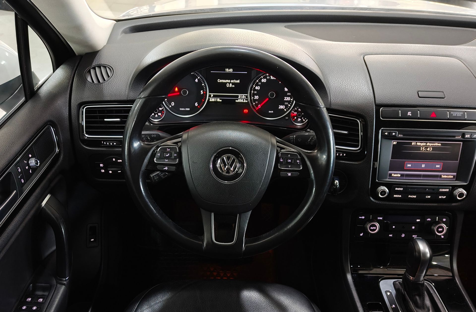 Volkswagen Touareg 3.0 TDI BMT tiptronic - foto 23