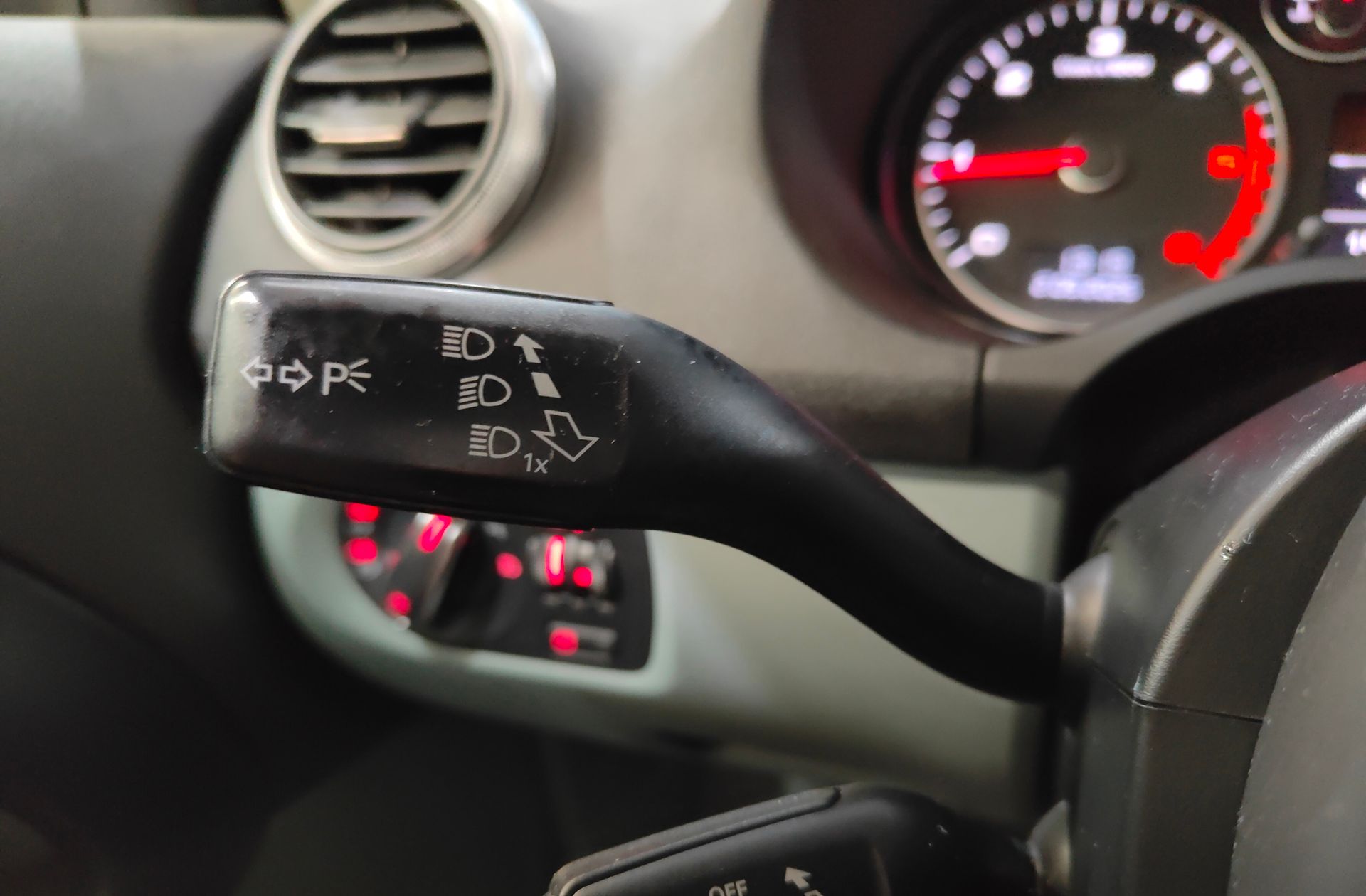 Audi A3 1.9 TDIe DPF Attraction - foto 19