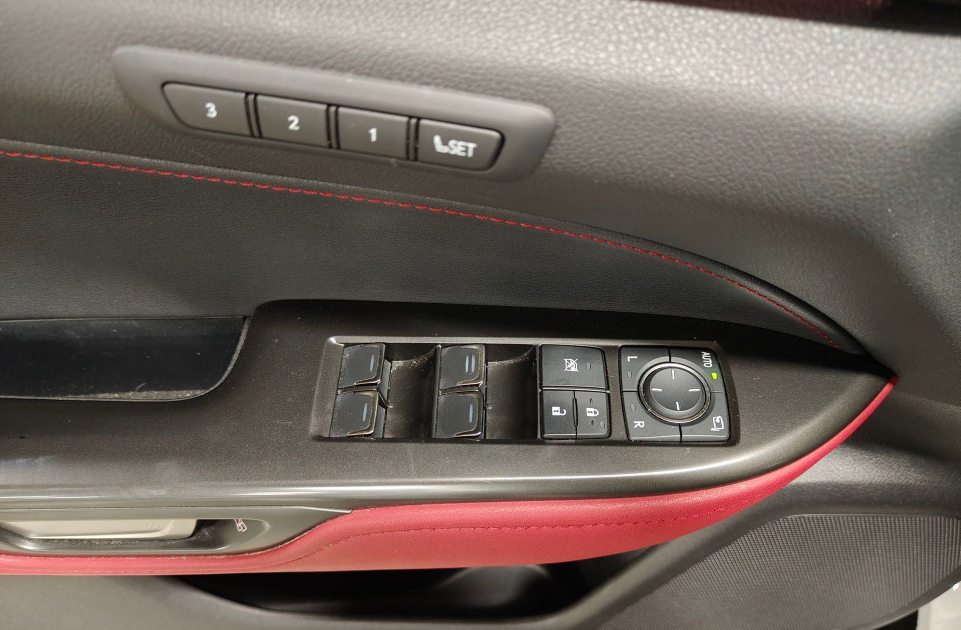 Lexus NX 350h F Sport 4WD - foto 36
