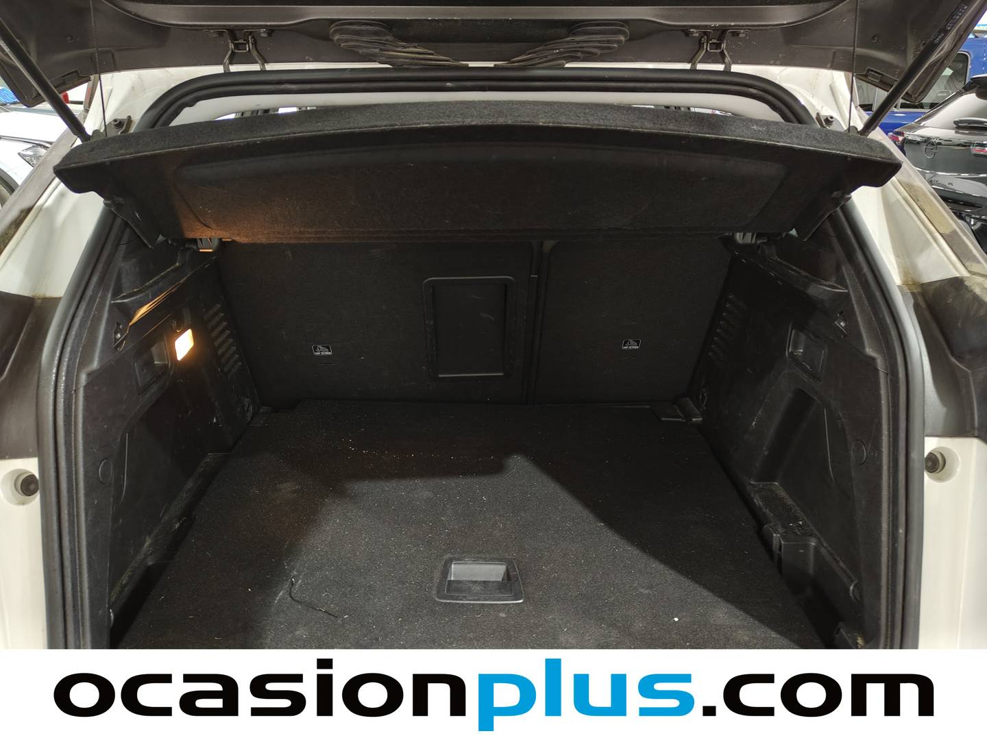 Foto Peugeot 3008 Peugeot 3008 BlueHDI 130 S&S Allure EAT8 (130 CV)