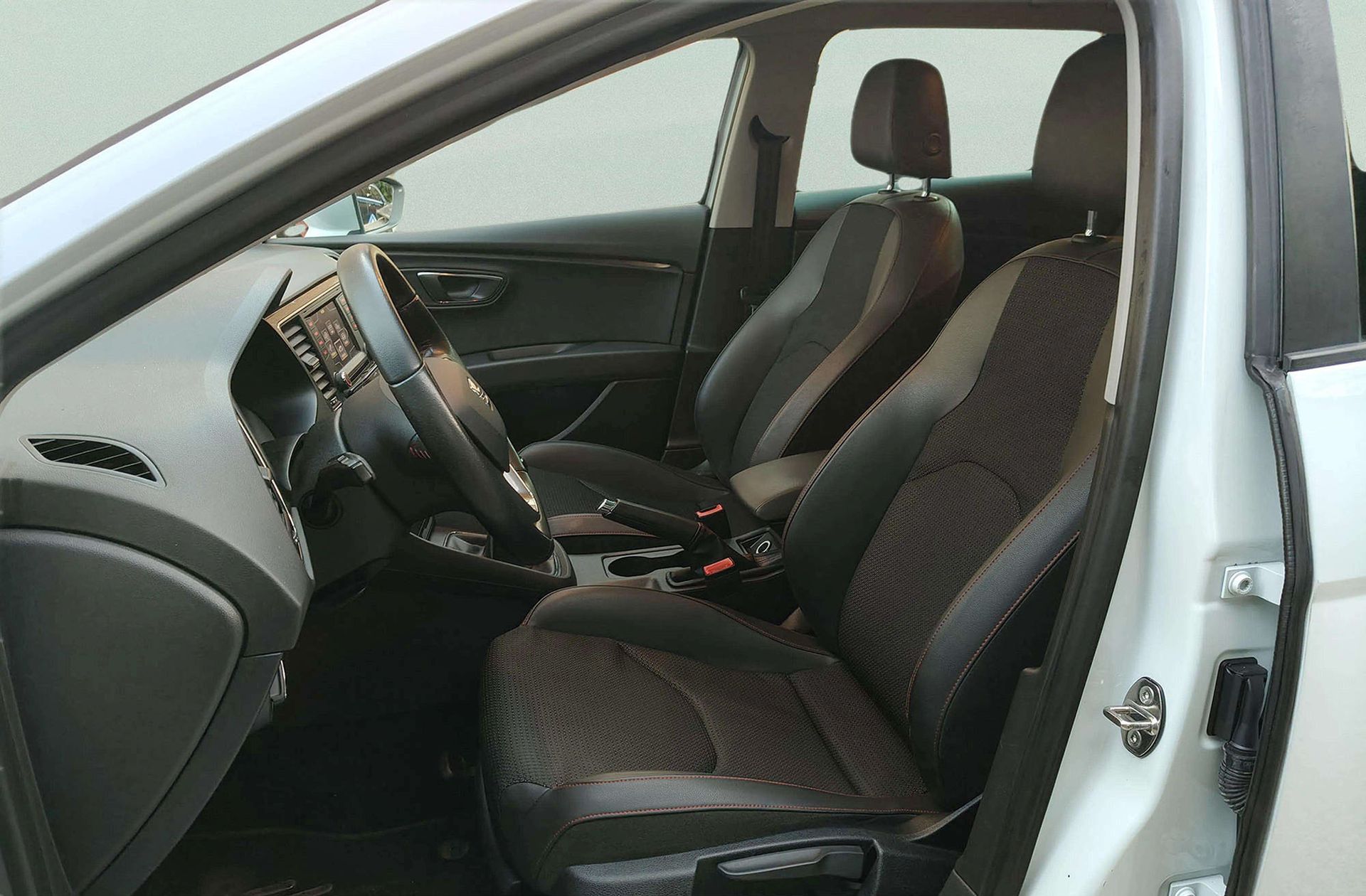 SEAT León ST 1.8 TSI FR - foto 12