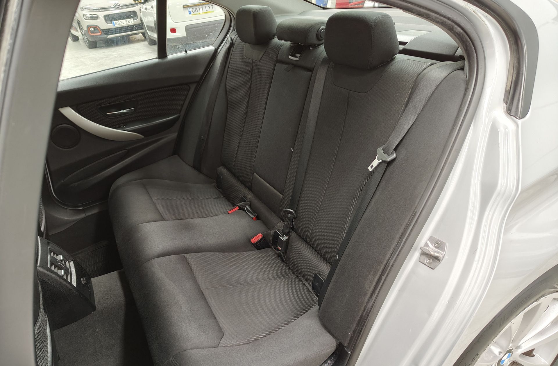 BMW Serie 3 318d - foto 11