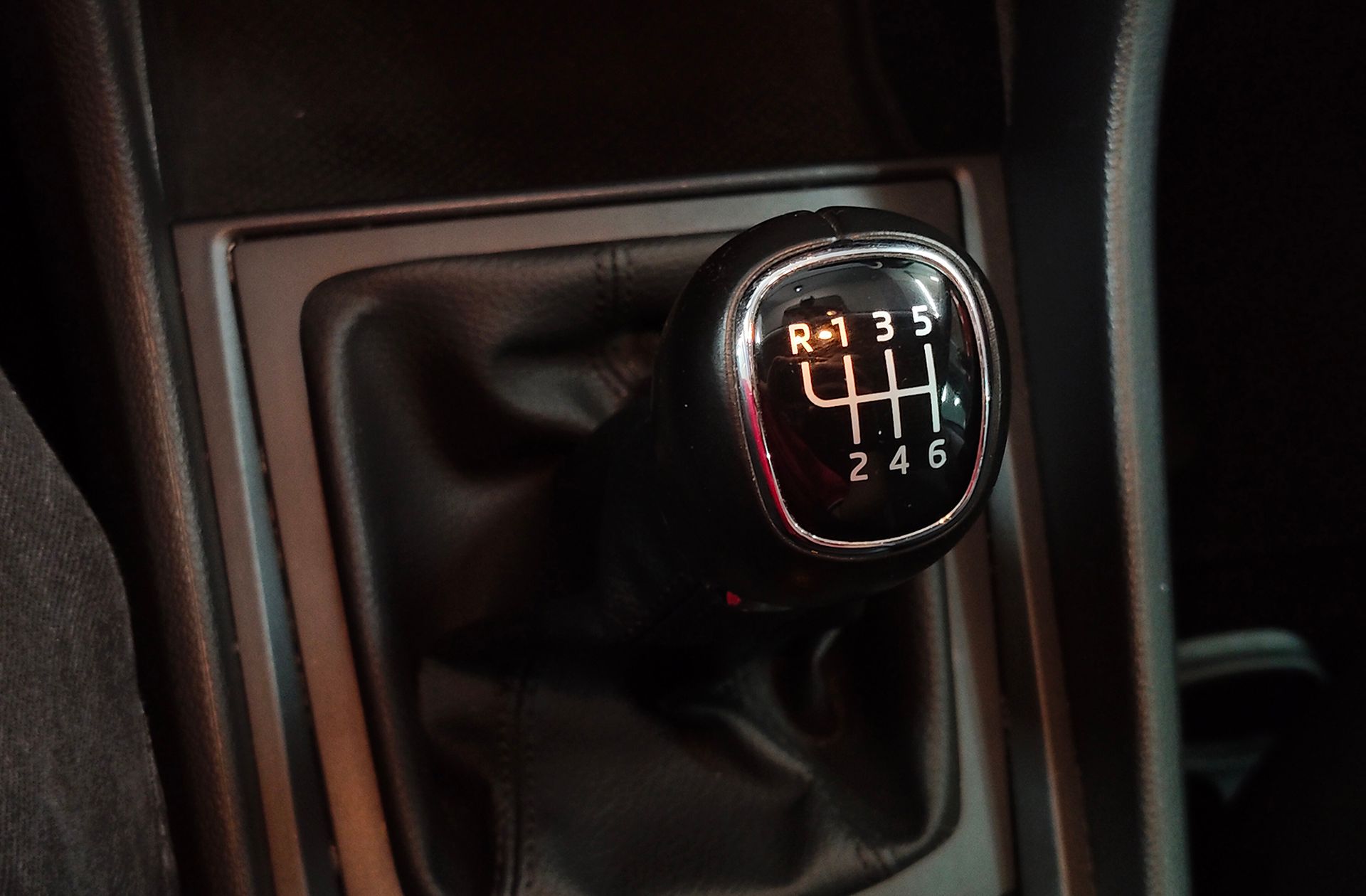 Škoda Karoq 1.0 TSI Active - foto 5