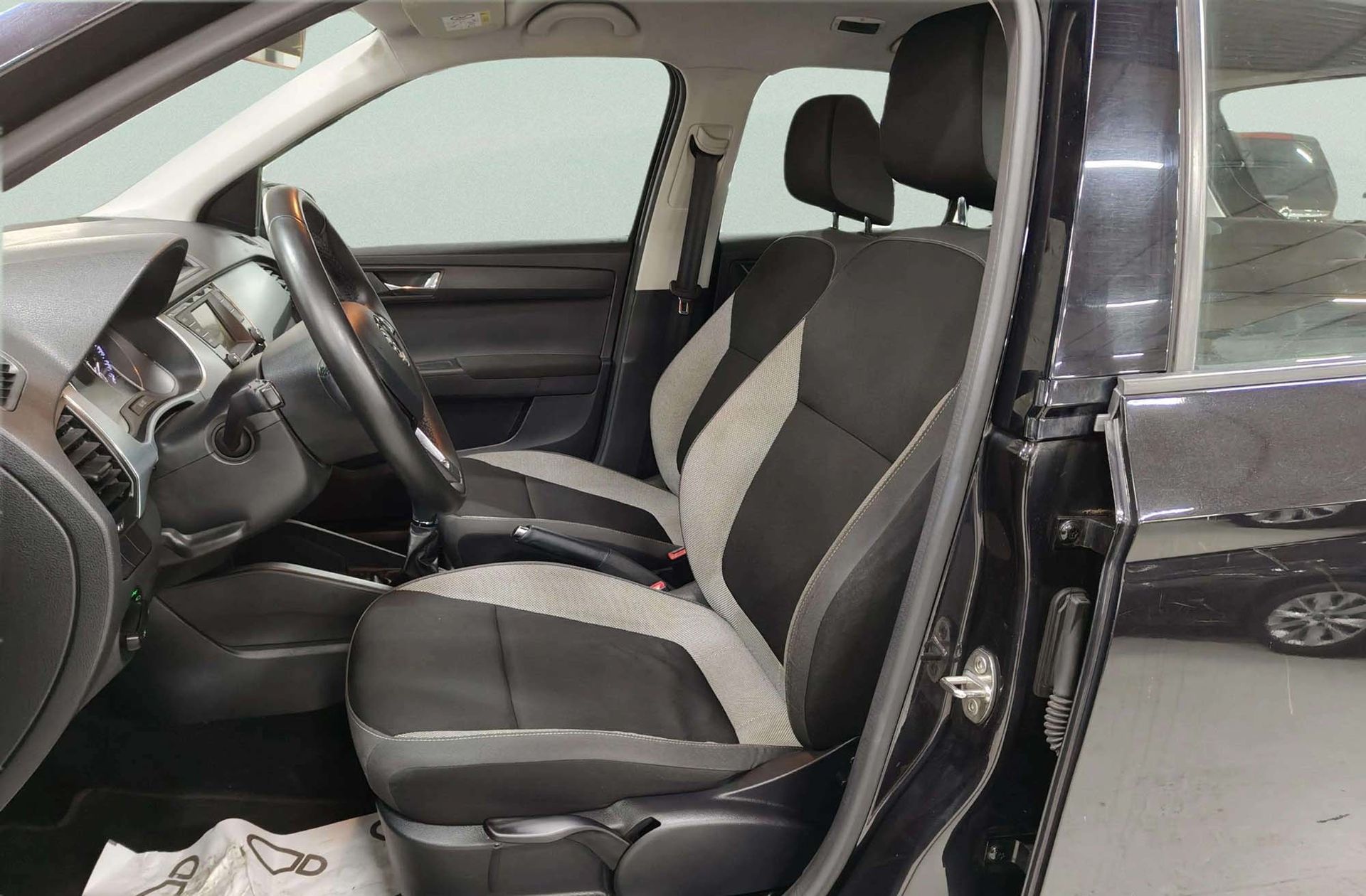 Škoda Fabia 1.2 TSI Ambition - foto 8