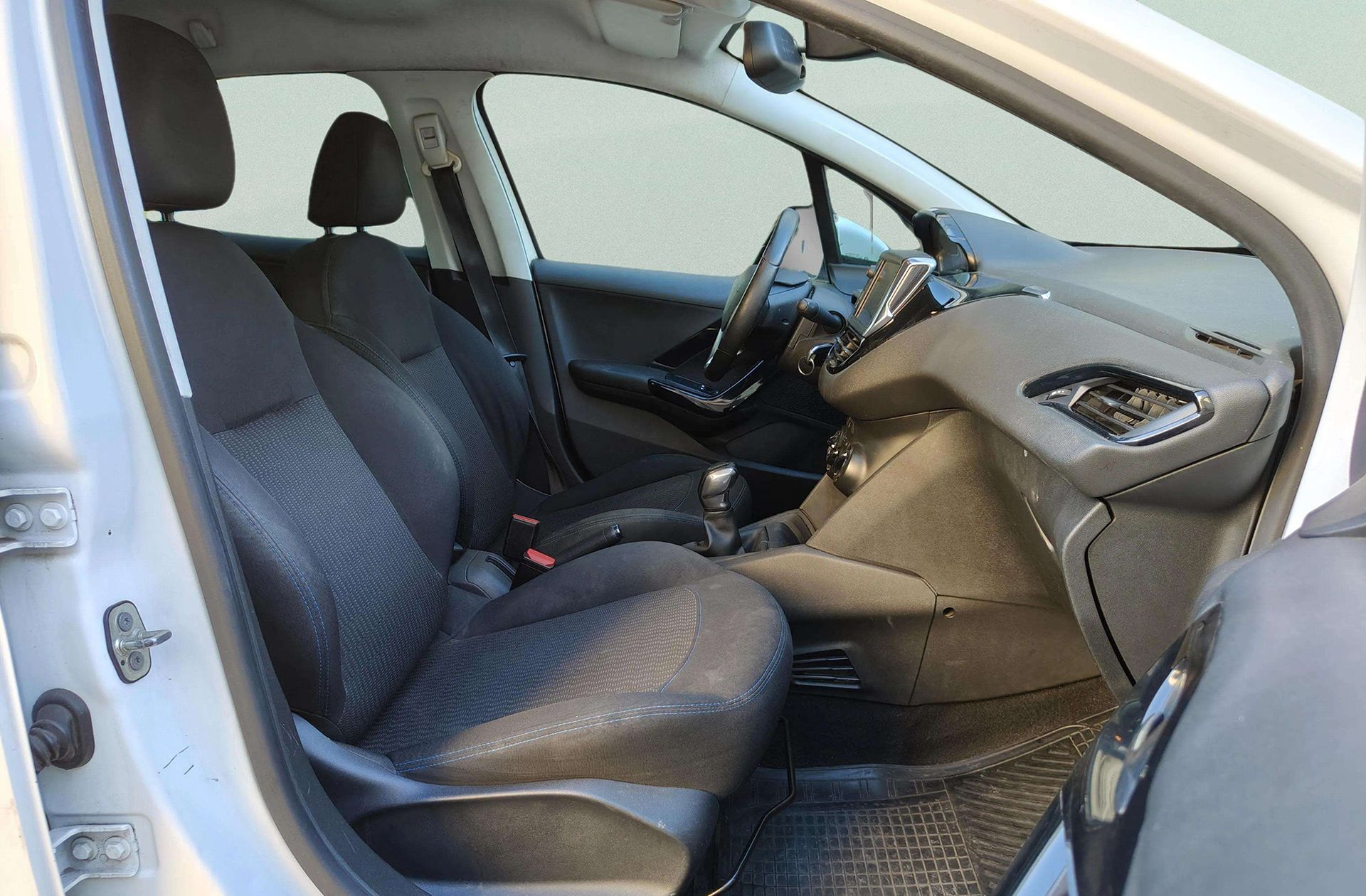 Peugeot 208 PureTech Signature - foto 15