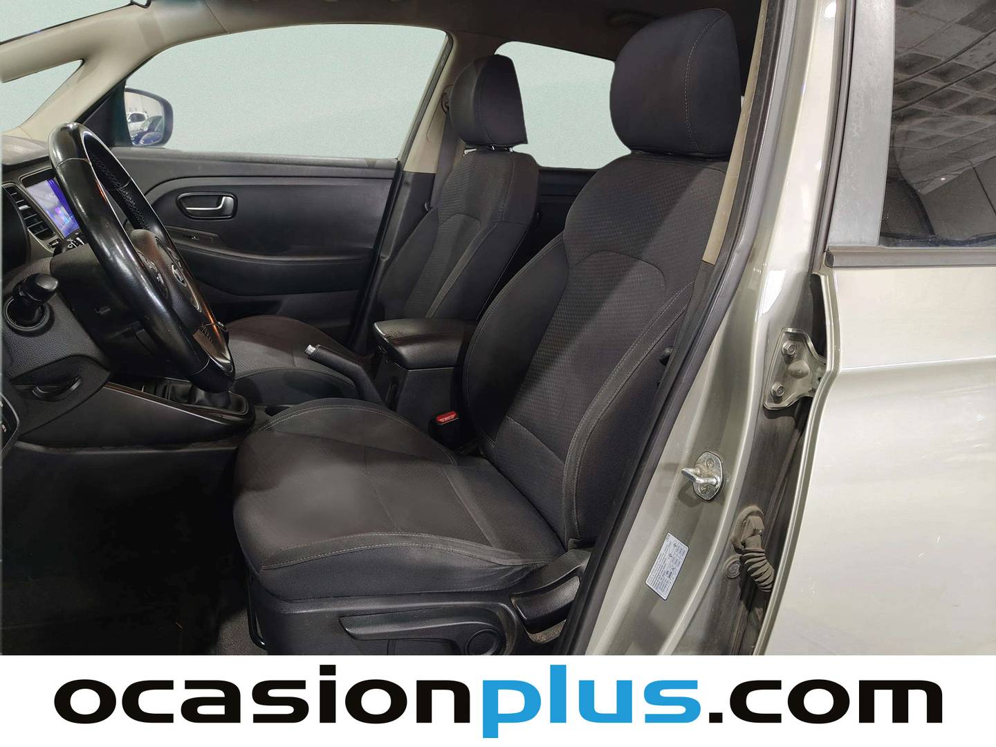 Foto asientos delanteros KIA Carens KIA Carens 1.7 CRDi VGT Concept Eco-Dynamics (115 CV)