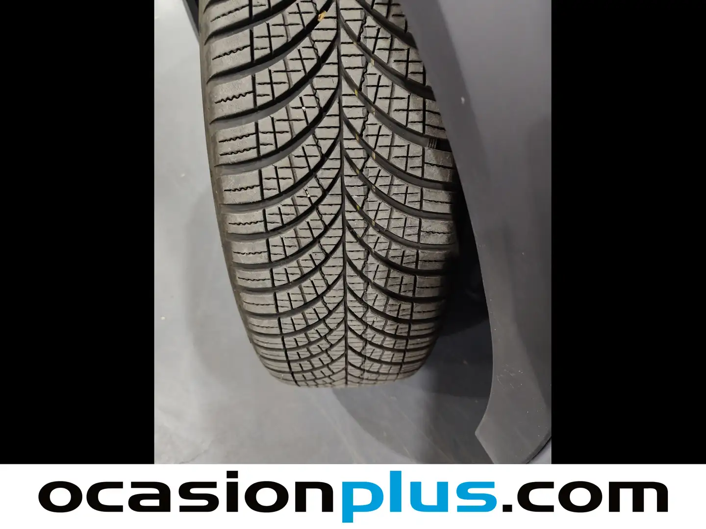 Foto Peugeot 2008 Peugeot 2008 Allure Hybrid eDCS6 (136 CV)