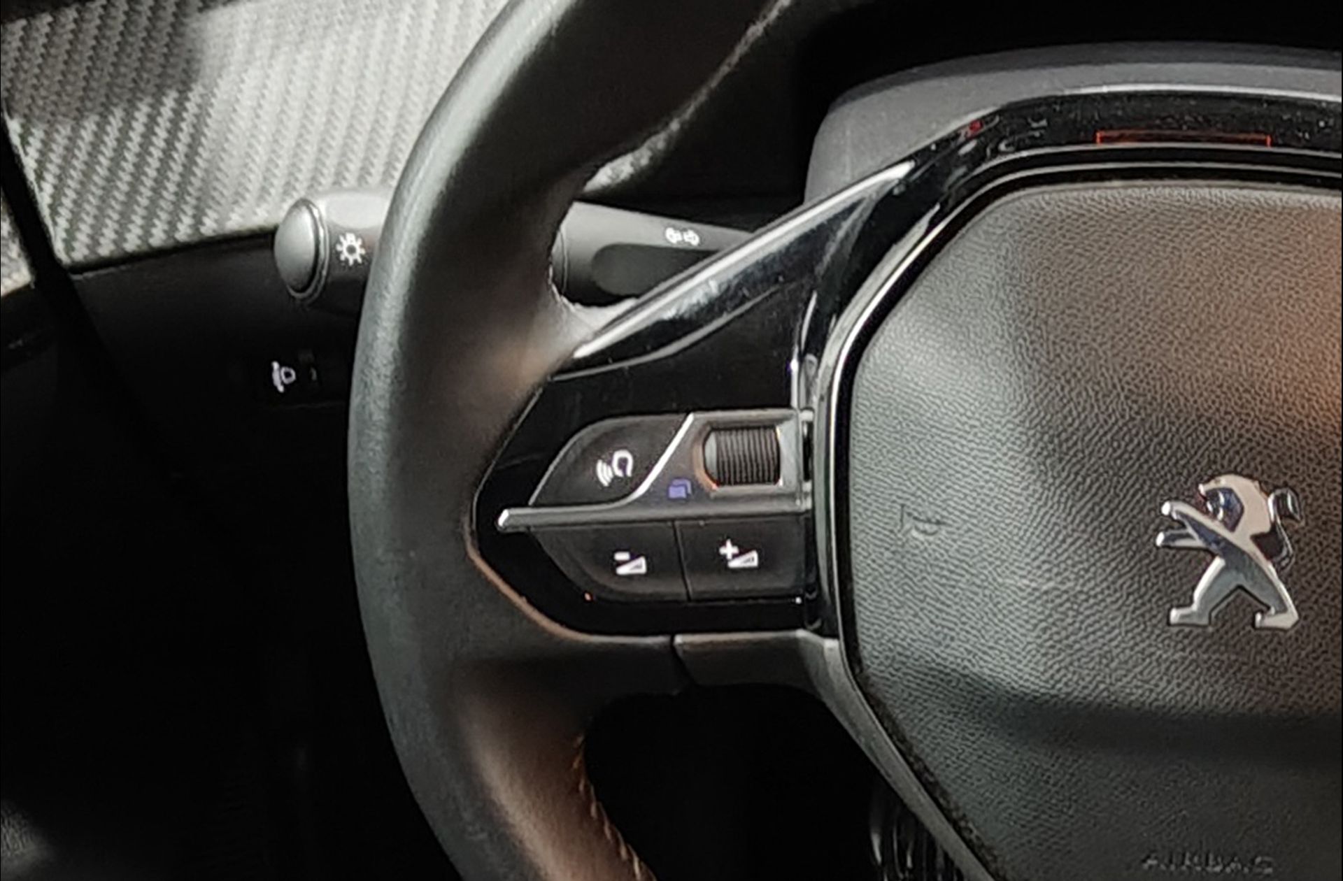 Peugeot 208 PureTech 100 Allure - foto 21